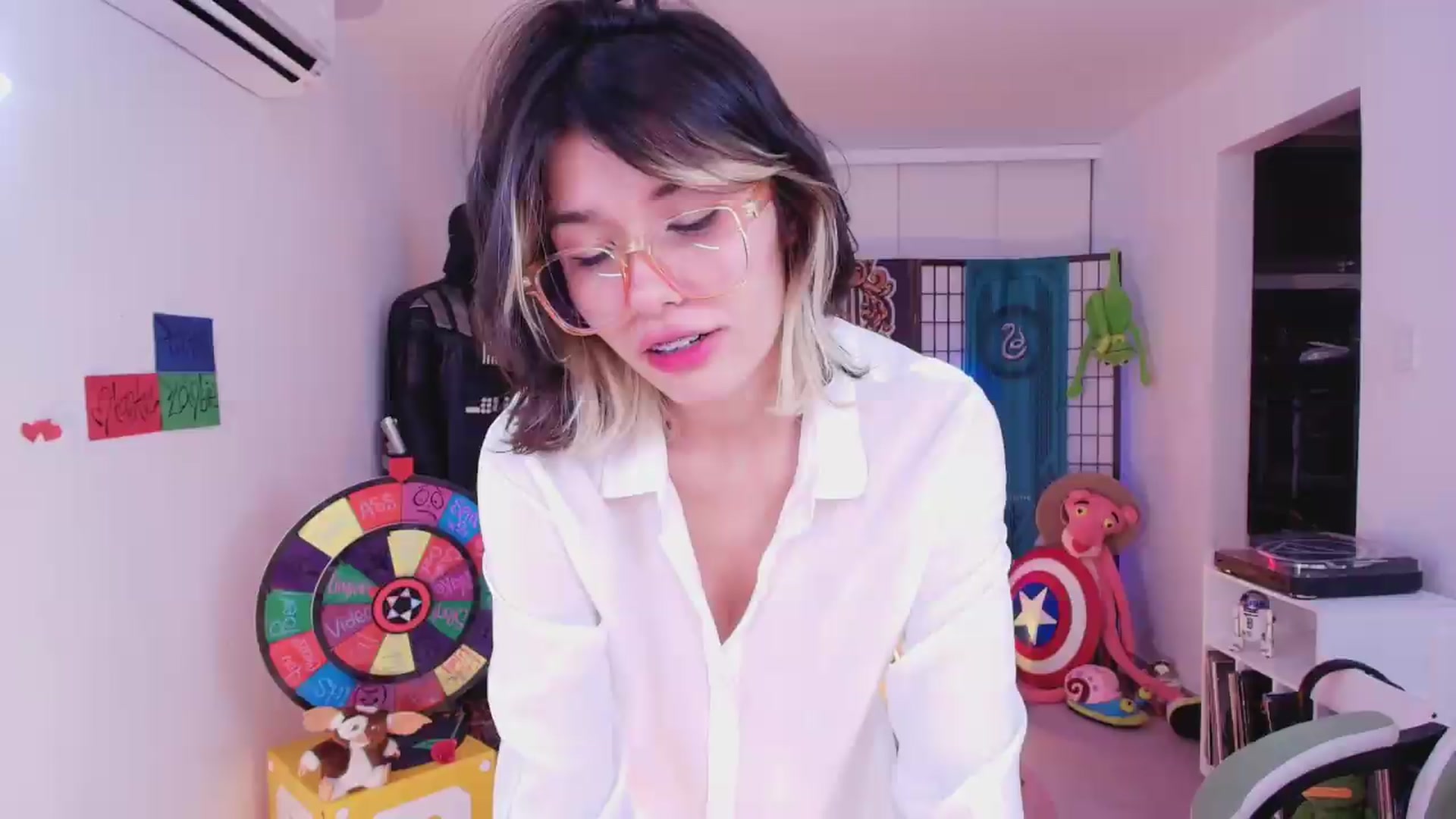 Gallery image thumbnail from Agostinha_Red's myfreecams stream on, 06/09/2026, 11:01 image 10 of 20