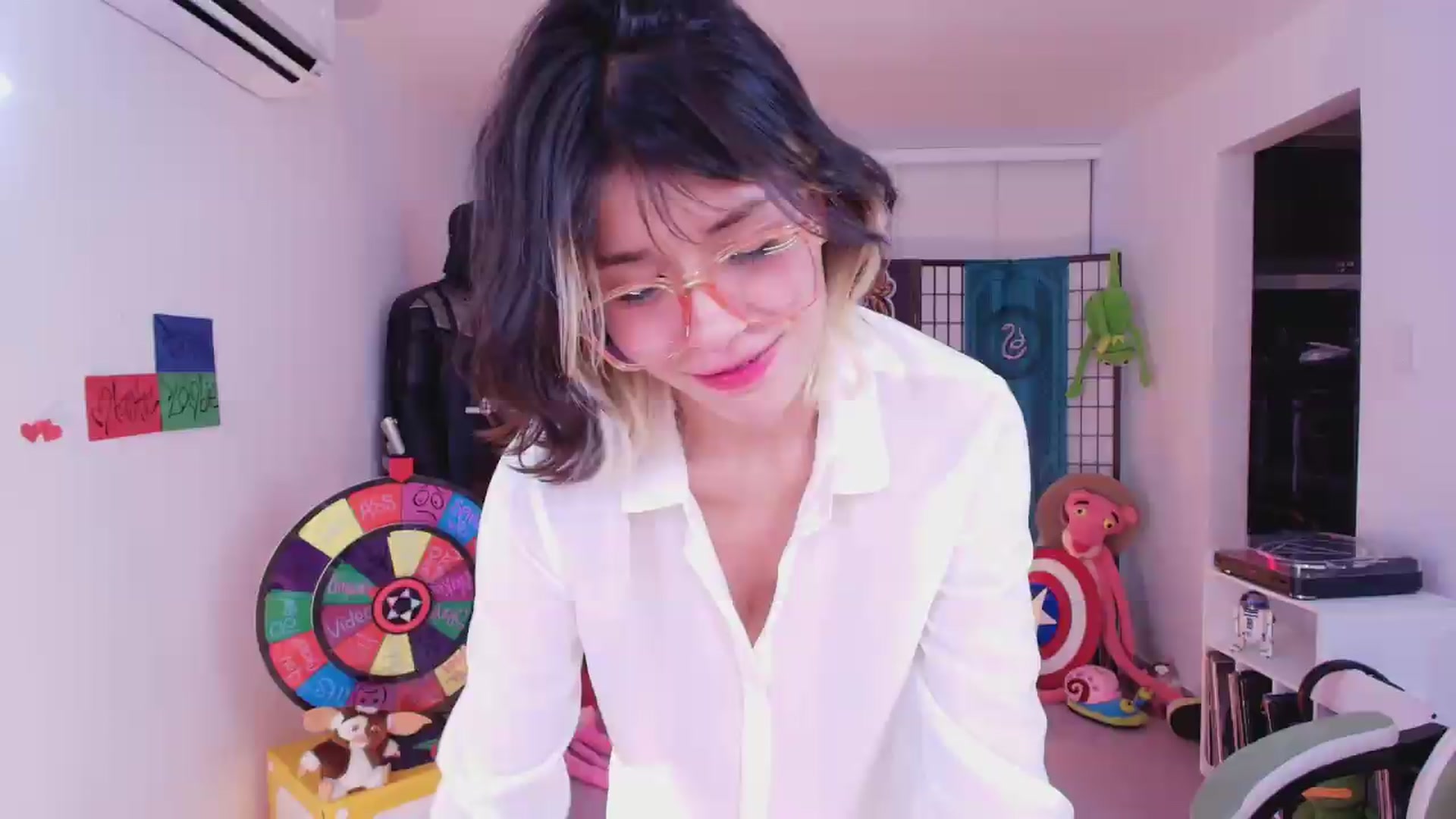 Gallery image thumbnail from Agostinha_Red's myfreecams stream on, 06/09/2026, 11:01 image 9 of 20