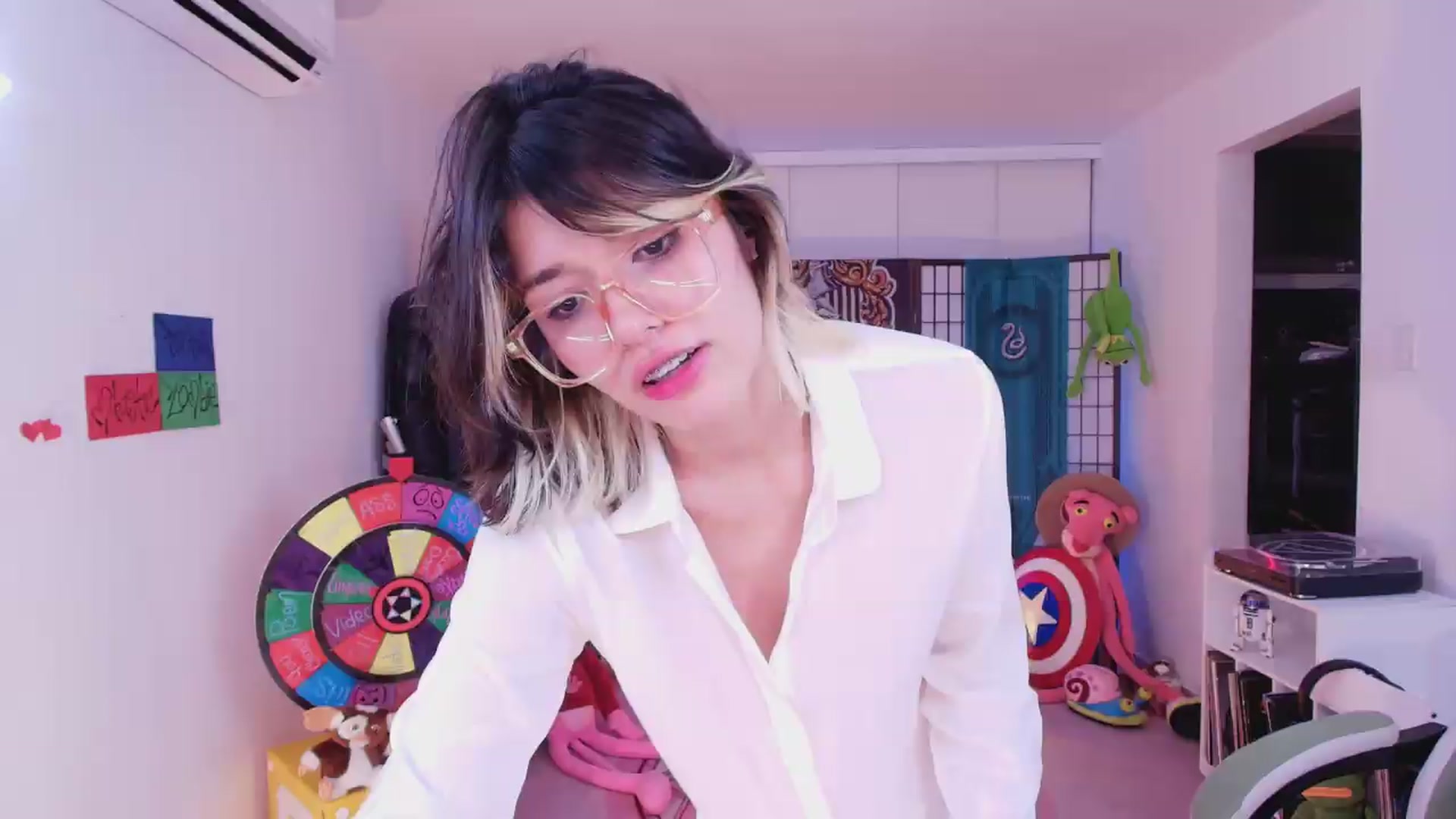 Gallery image thumbnail from Agostinha_Red's myfreecams stream on, 06/09/2026, 11:01 image 11 of 20