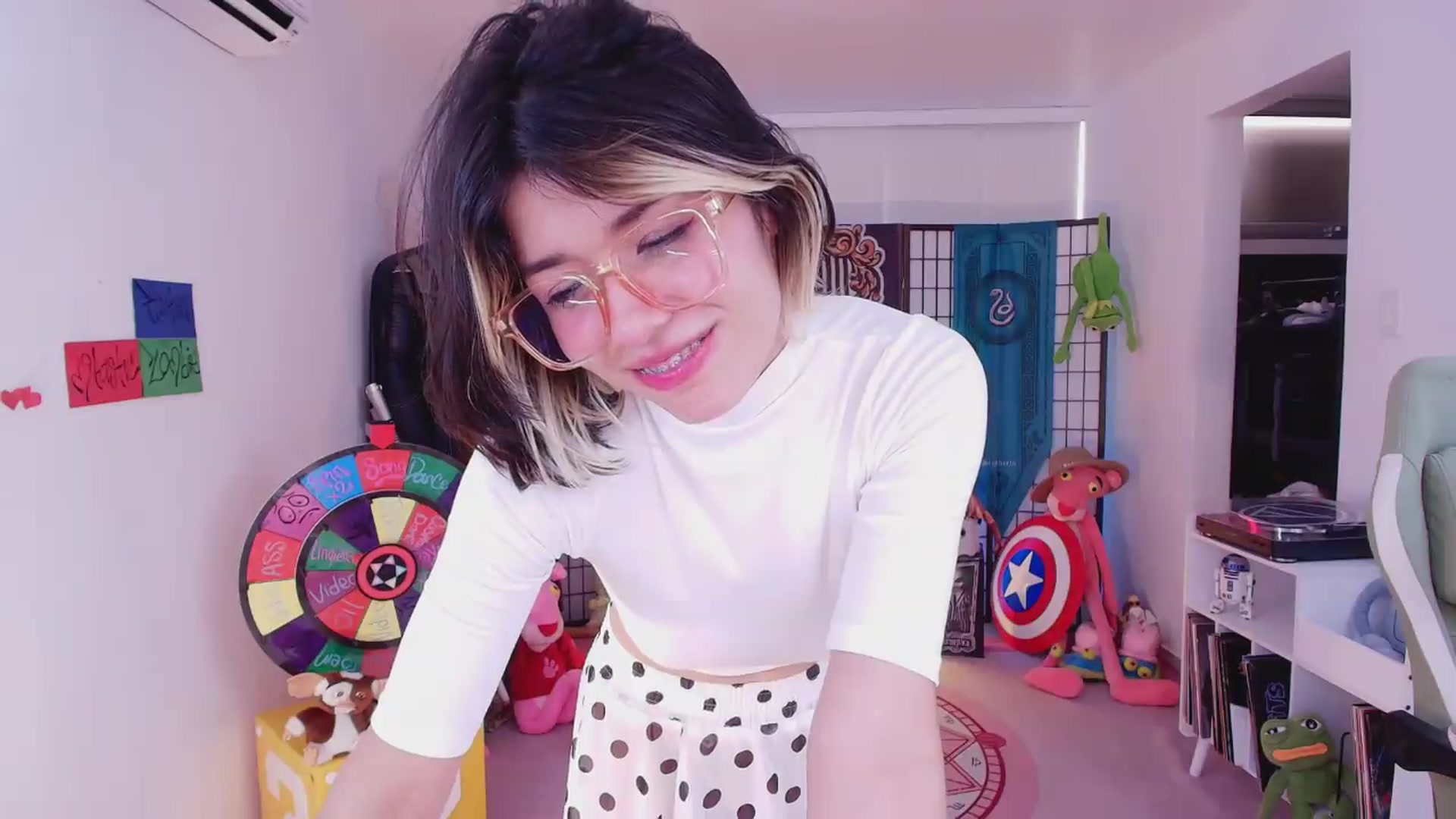 Gallery image thumbnail from Agostinha_Red's myfreecams stream on, 06/10/2026, 11:44 image 18 of 20