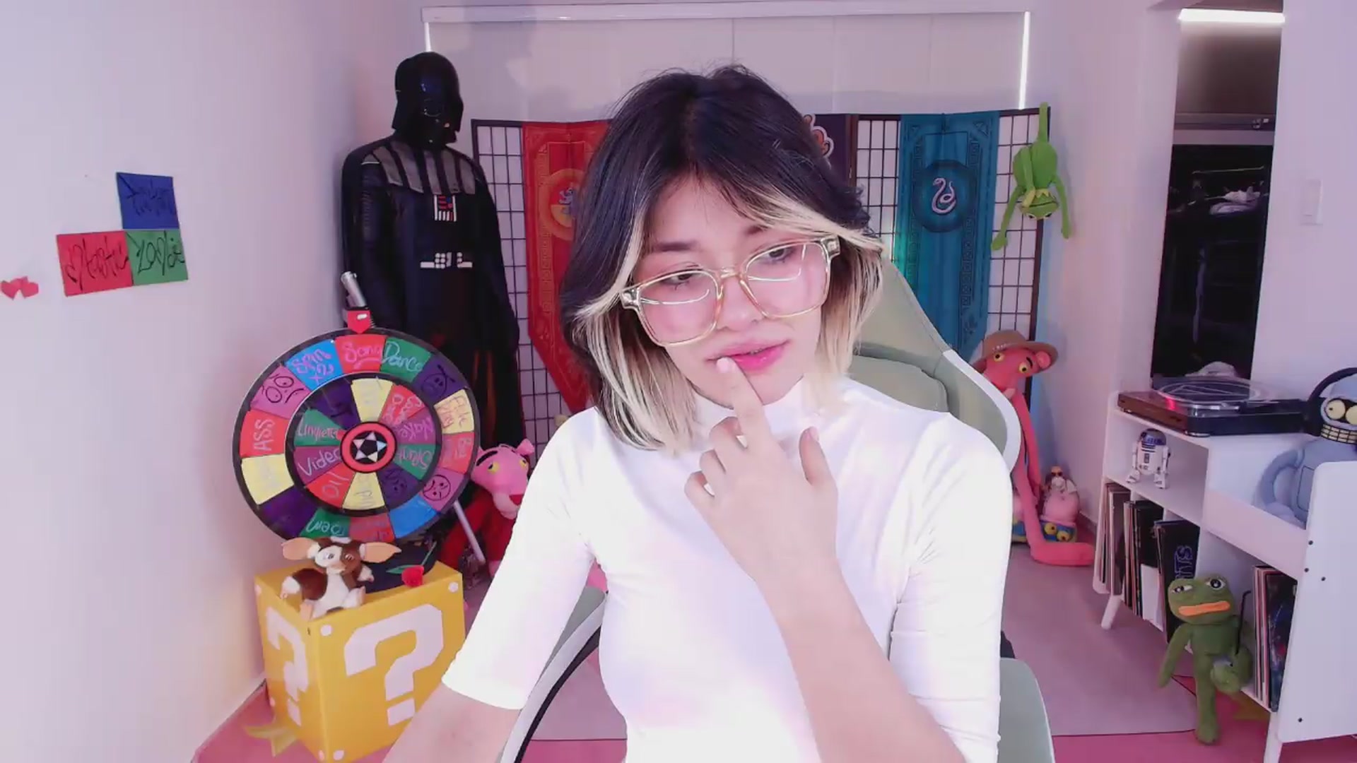 Gallery image thumbnail from Agostinha_Red's myfreecams stream on, 06/10/2026, 11:44 image 17 of 20