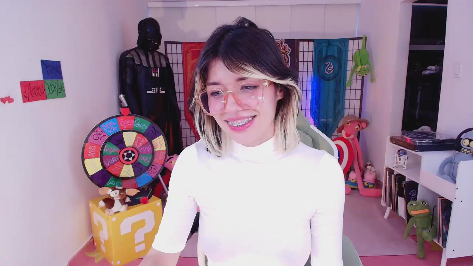 Gallery image thumbnail from Agostinha_Red's myfreecams stream on, 06/10/2026, 11:44 image 14 of 20