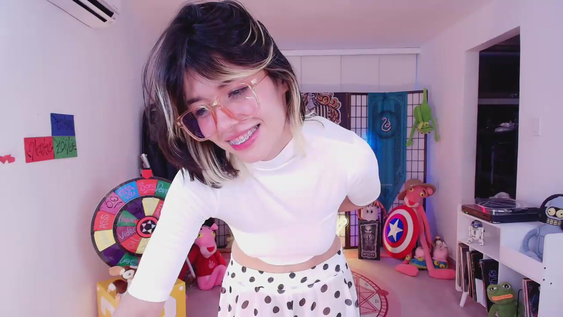 Gallery image thumbnail from Agostinha_Red's myfreecams stream on, 06/10/2026, 11:44 image 12 of 20