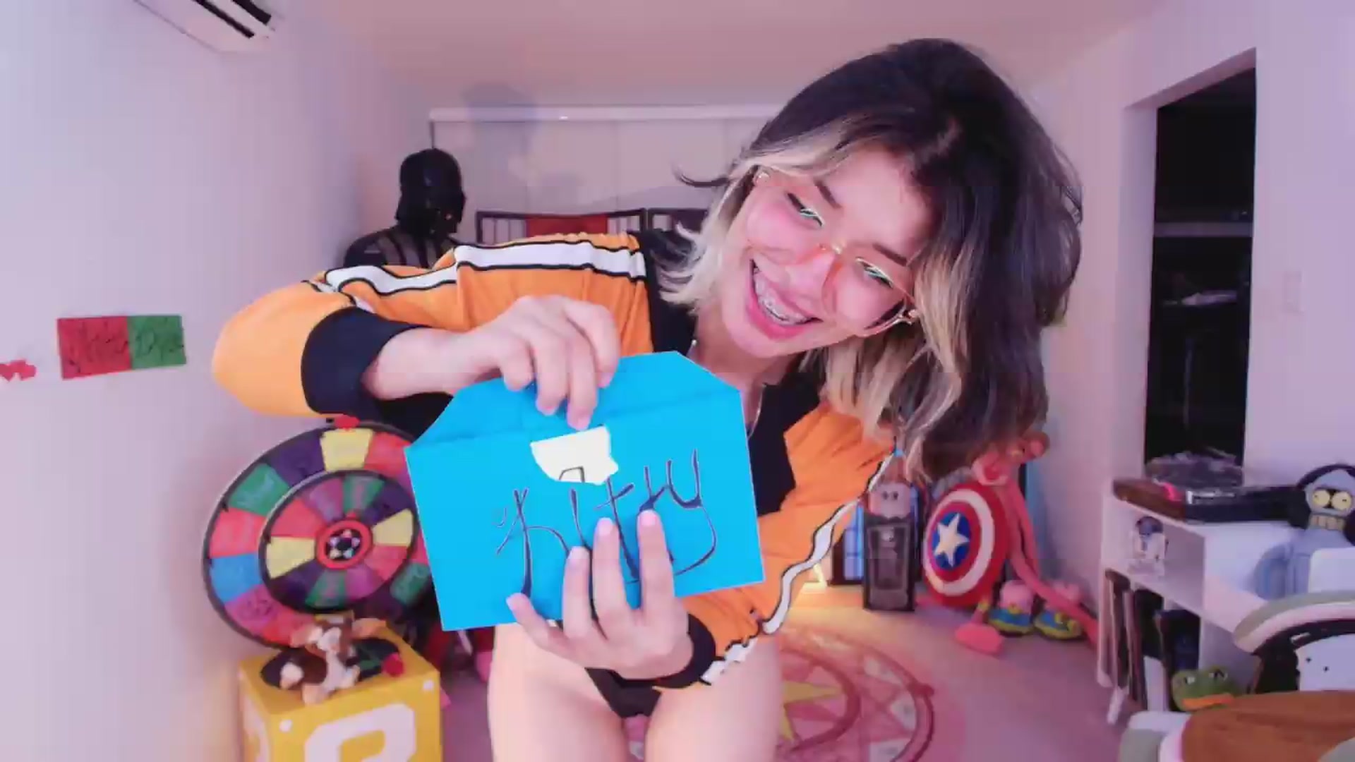 Gallery image thumbnail from Agostinha_Red's myfreecams stream on, 06/15/2026, 04:48 image 4 of 20