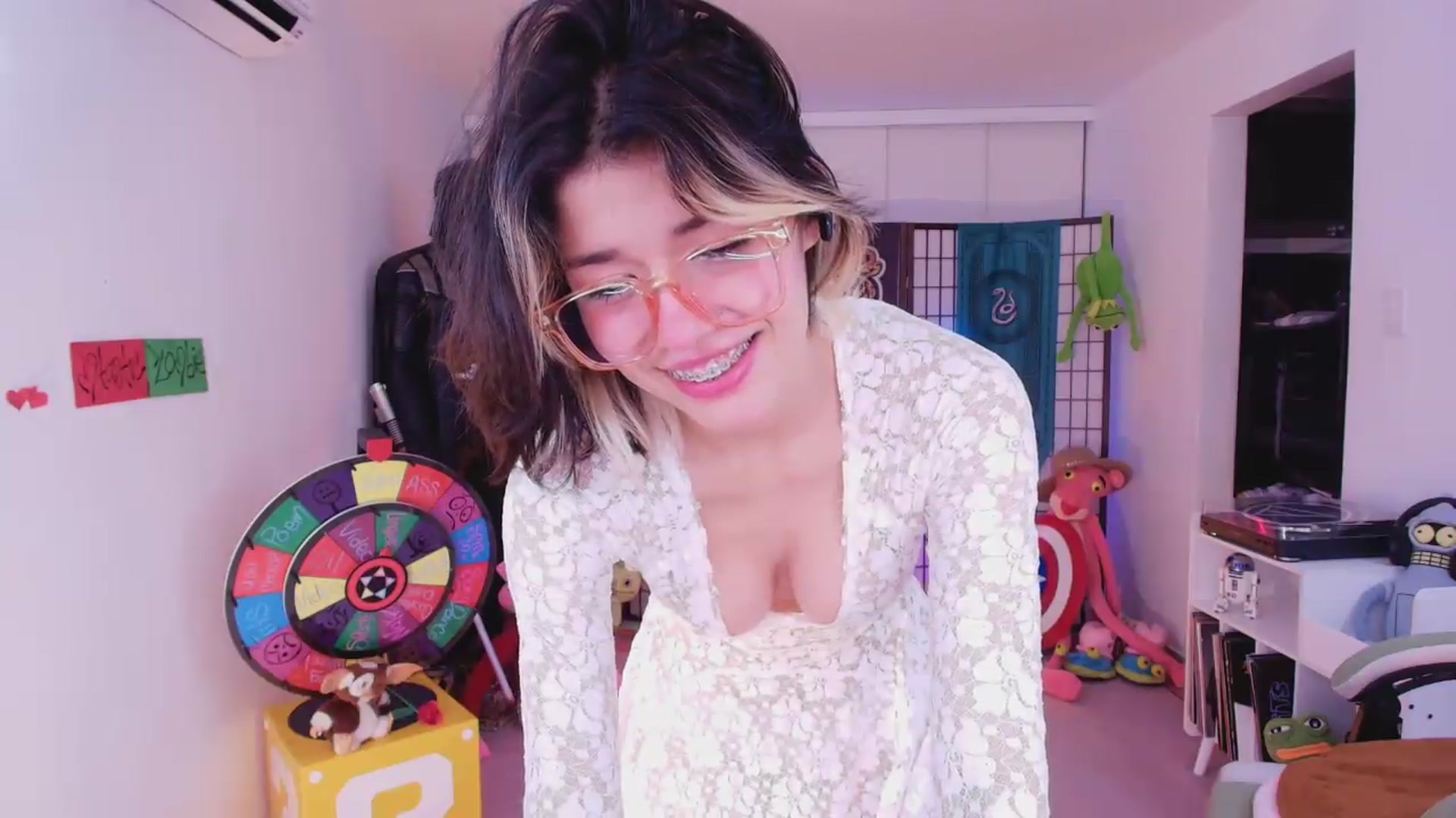 Gallery image thumbnail from Agostinha_Red's myfreecams stream on, 06/15/2026, 04:48 image 7 of 20