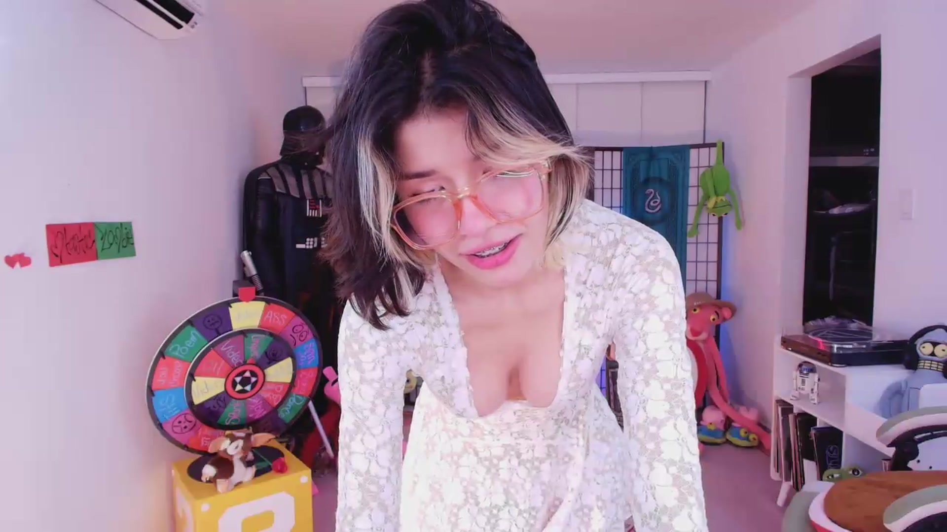Gallery image thumbnail from Agostinha_Red's myfreecams stream on, 06/15/2026, 04:48 image 9 of 20