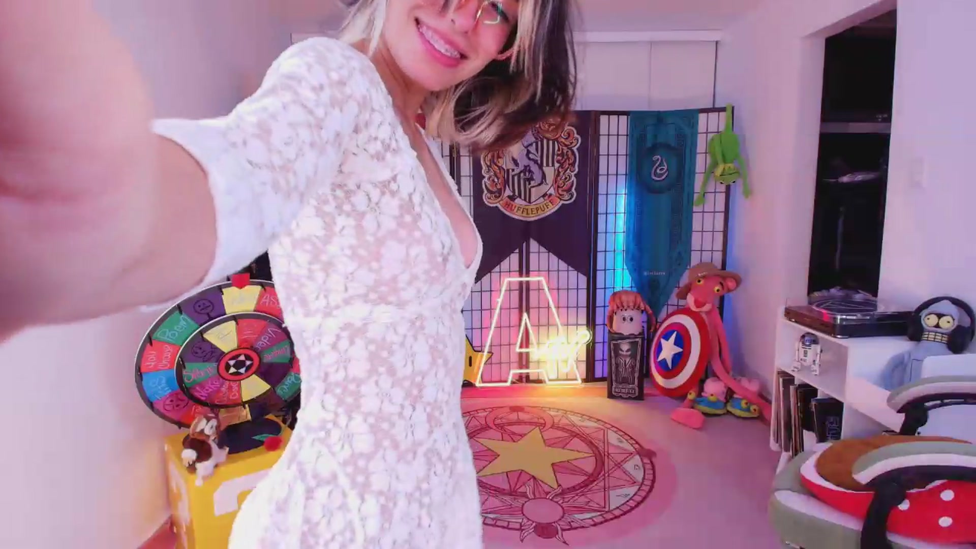 Gallery image thumbnail from Agostinha_Red's myfreecams stream on, 06/15/2026, 04:48 image 13 of 20