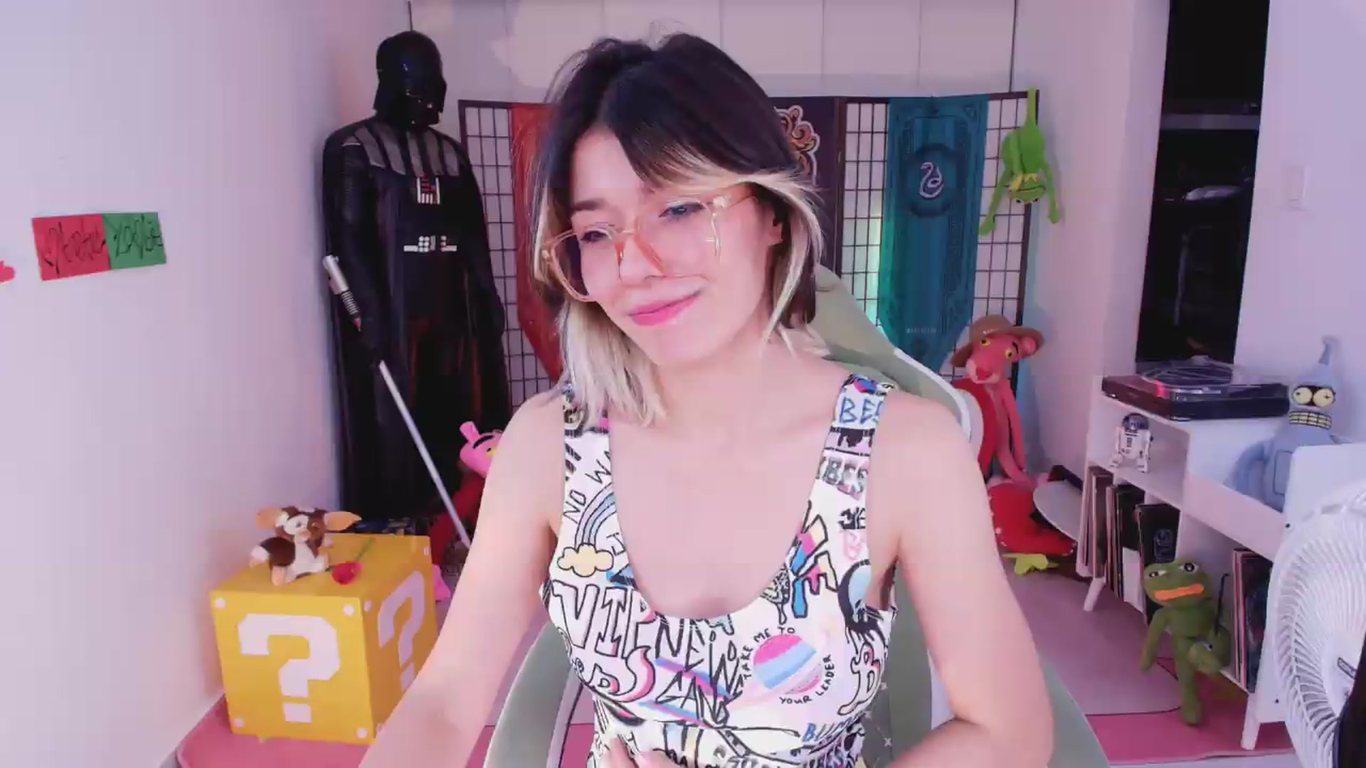 Gallery image thumbnail from Agostinha_Red's myfreecams stream on, 06/19/2026, 07:17 image 19 of 20