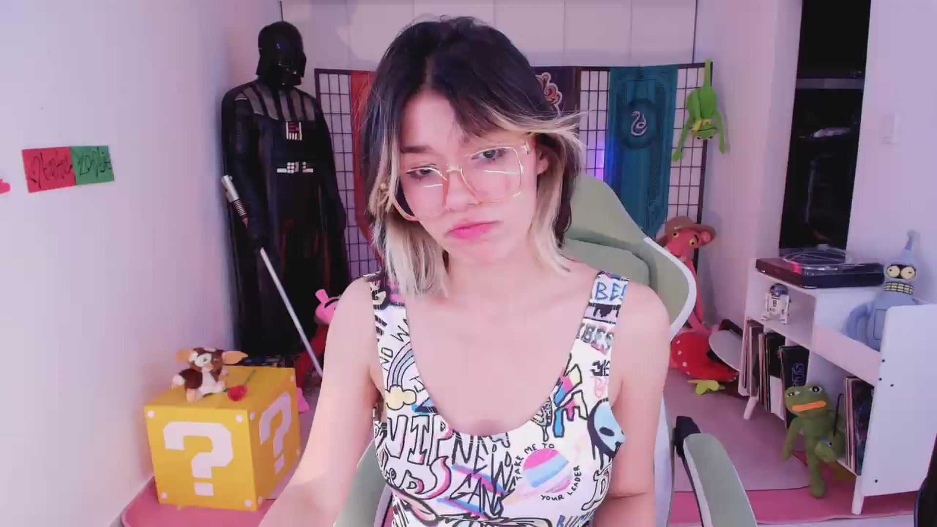 Gallery image thumbnail from Agostinha_Red's myfreecams stream on, 06/19/2026, 07:17 image 17 of 20