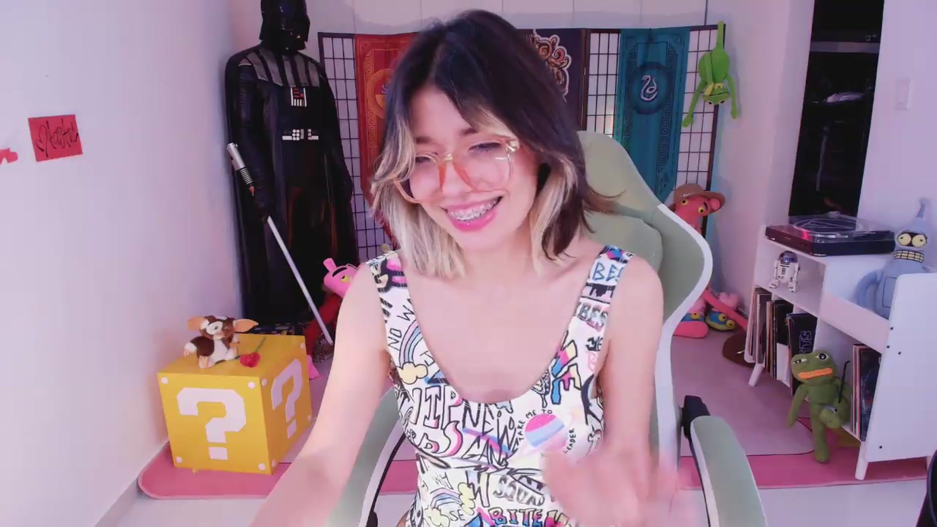 Gallery image thumbnail from Agostinha_Red's myfreecams stream on, 06/19/2026, 09:33 image 19 of 20