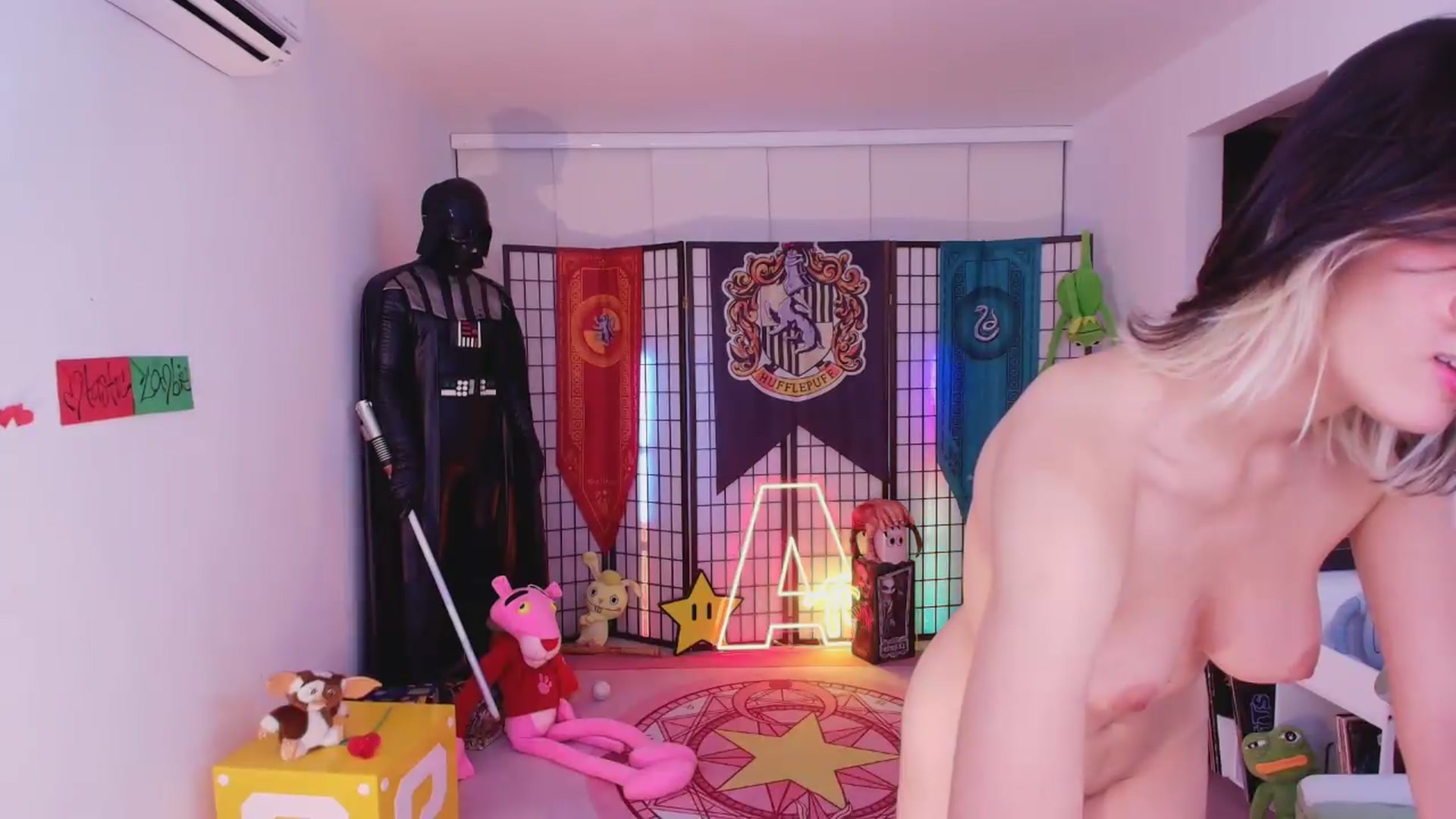 Gallery image thumbnail from Agostinha_Red's myfreecams stream on, 06/19/2026, 09:33 image 5 of 20
