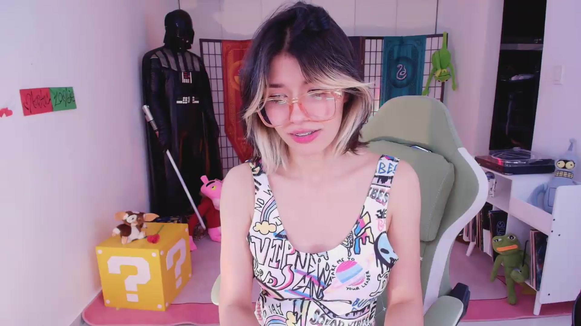 Gallery image thumbnail from Agostinha_Red's myfreecams stream on, 06/19/2026, 09:33 image 15 of 20