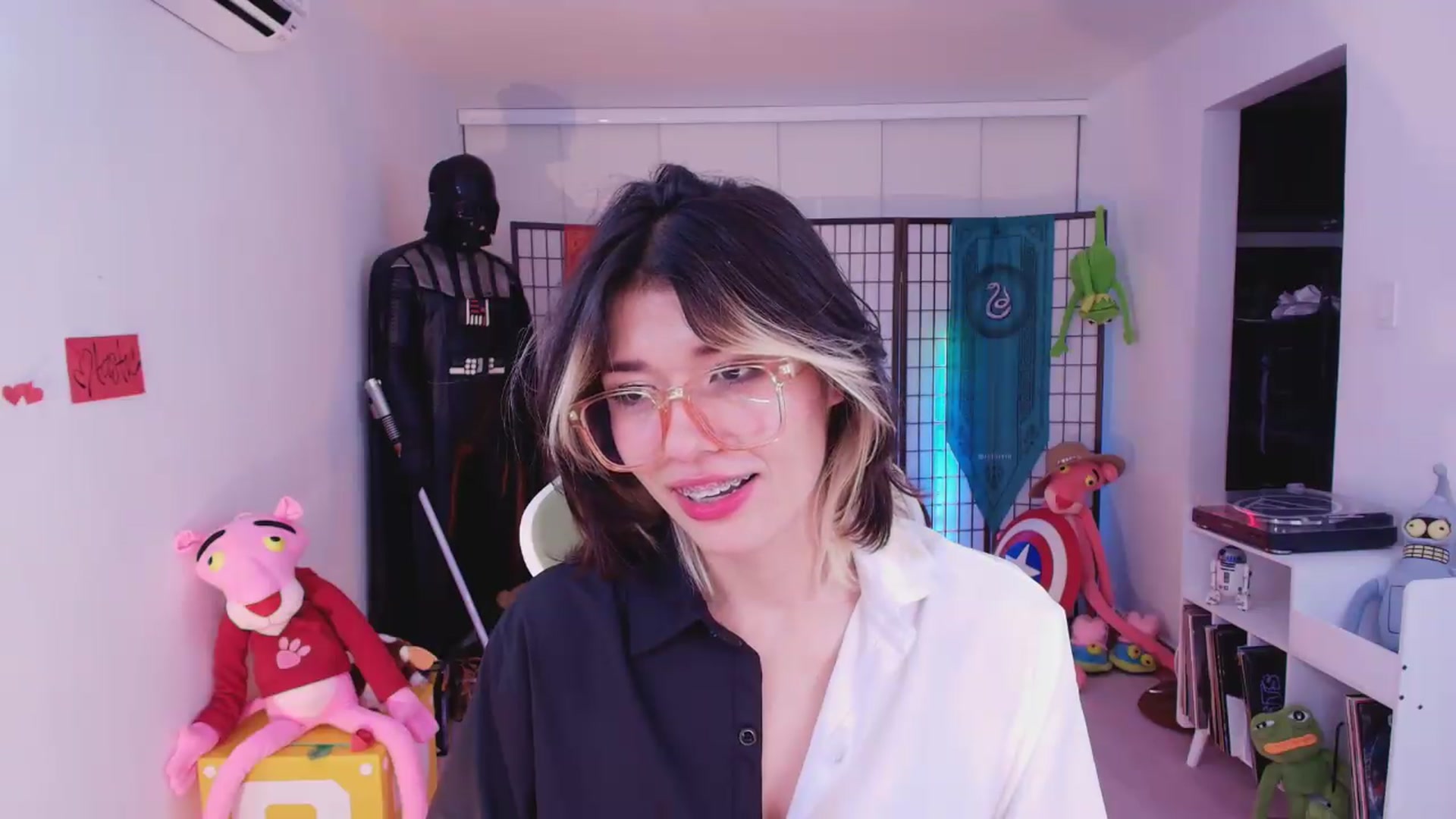 Gallery image thumbnail from Agostinha_Red's myfreecams stream on, 06/24/2026, 05:18 image 11 of 20