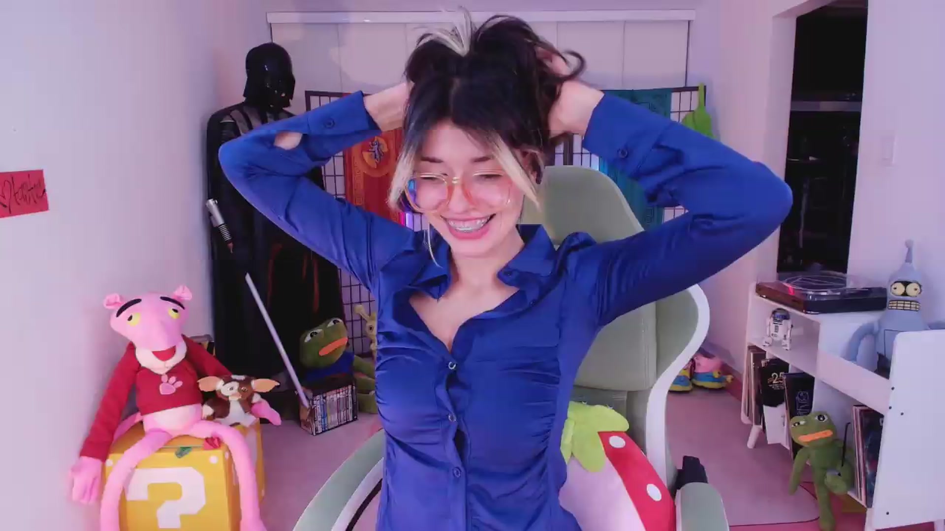 Gallery image thumbnail from Agostinha_Red's myfreecams stream on, 06/26/2026, 05:35 image 15 of 20