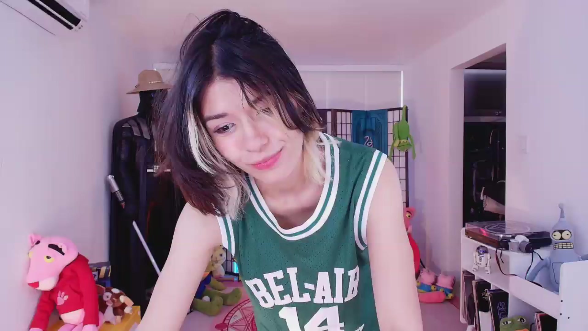 Gallery image thumbnail from Agostinha_Red's myfreecams stream on, 07/01/2026, 12:32 image 17 of 20