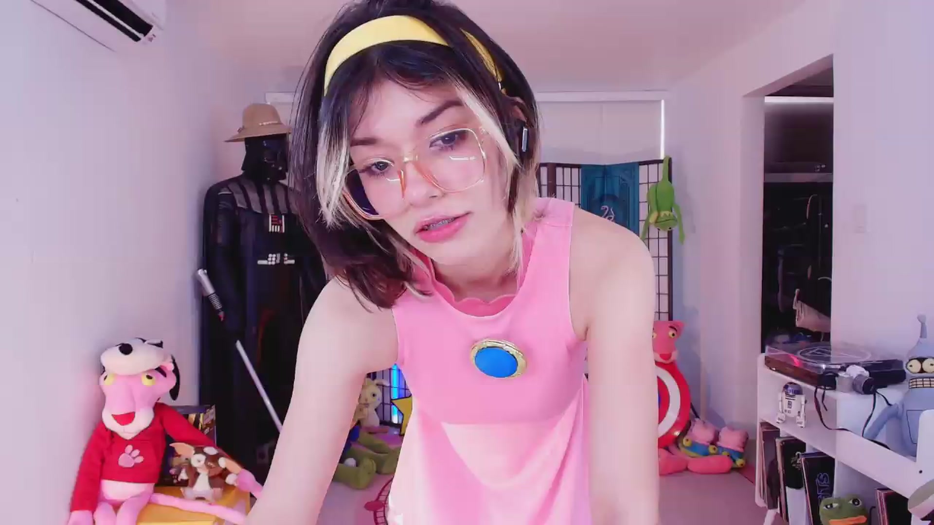 Gallery image thumbnail from Agostinha_Red's myfreecams stream on, 07/02/2026, 11:45 image 10 of 20