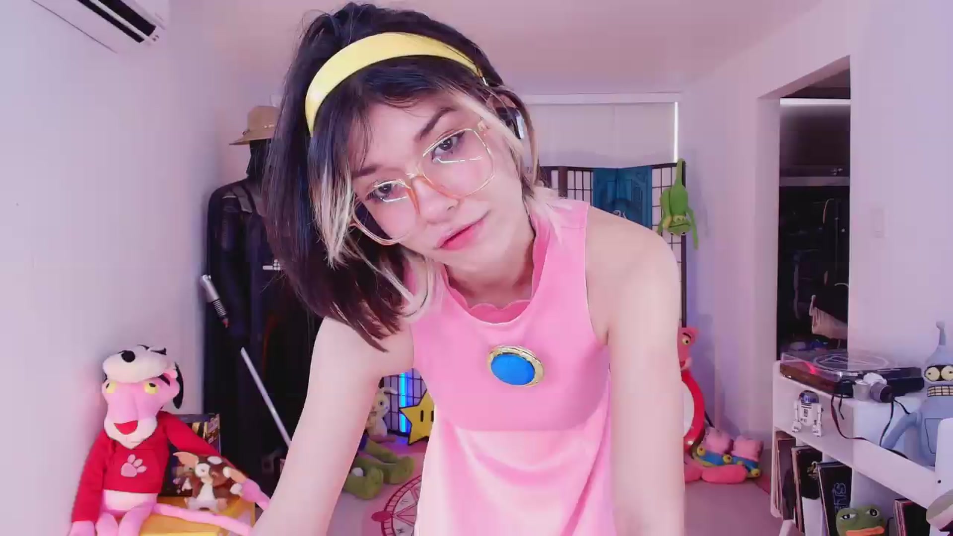 Gallery image thumbnail from Agostinha_Red's myfreecams stream on, 07/02/2026, 11:45 image 13 of 20