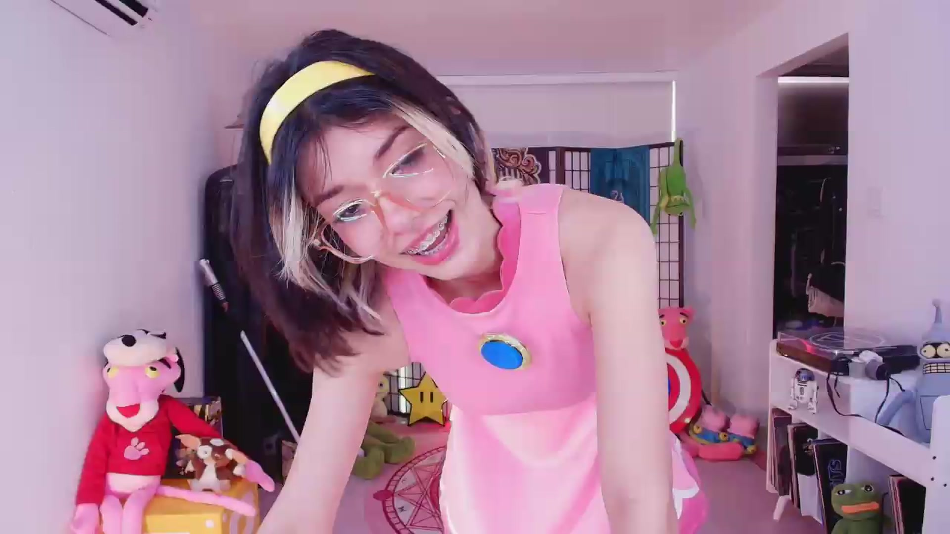 Gallery image thumbnail from Agostinha_Red's myfreecams stream on, 07/02/2026, 11:45 image 6 of 20