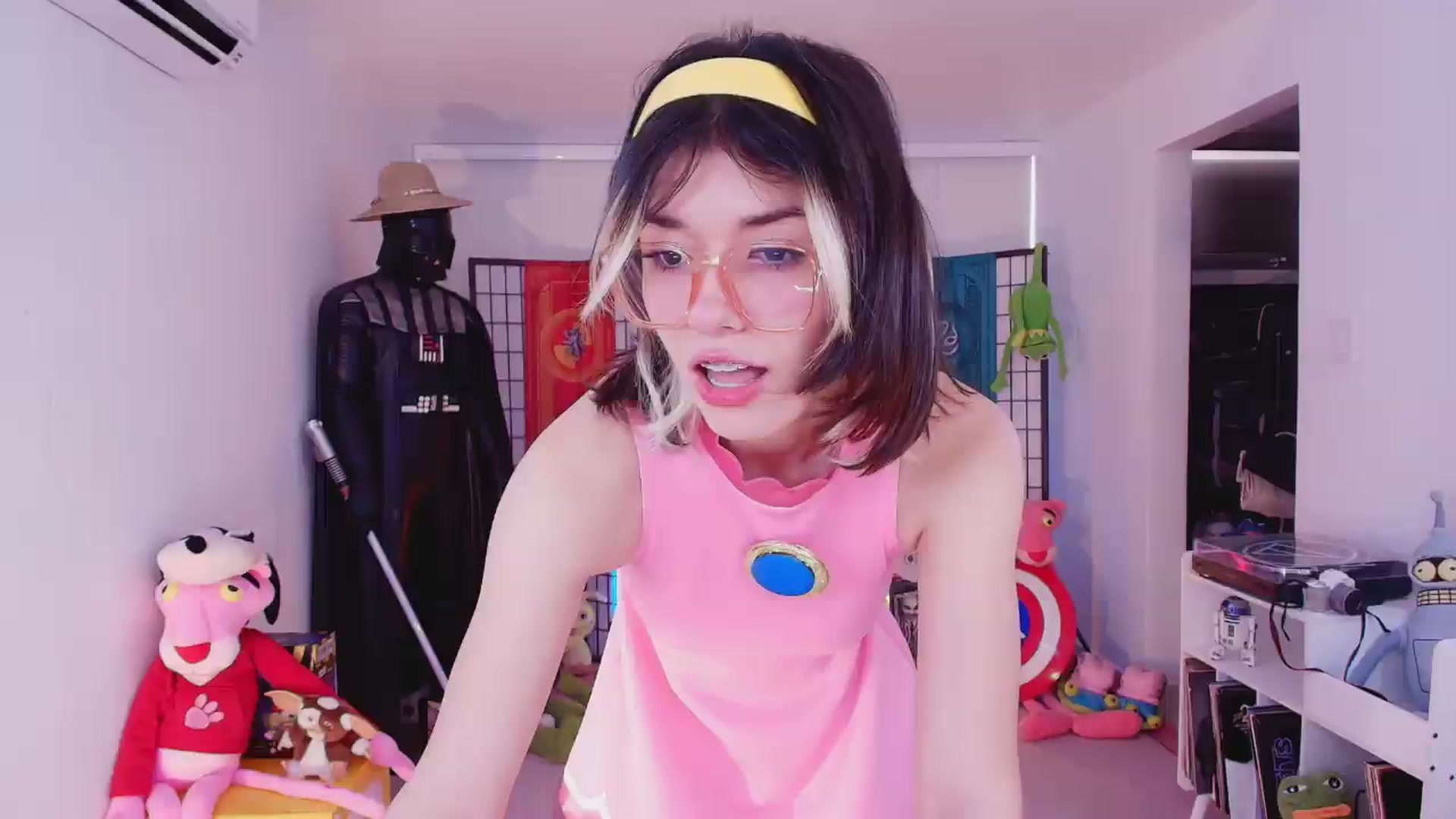 Gallery image thumbnail from Agostinha_Red's myfreecams stream on, 07/02/2026, 11:45 image 9 of 20