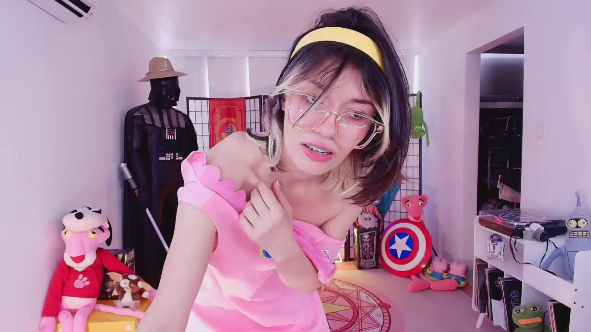 Gallery image thumbnail from Agostinha_Red's myfreecams stream on, 07/02/2026, 13:51 image 15 of 20