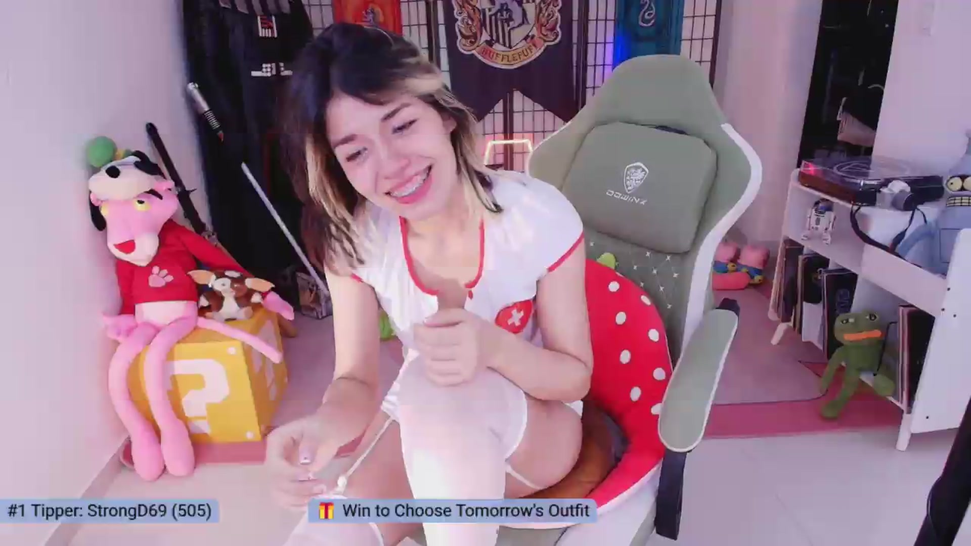 Gallery image thumbnail from Agostinha_Red's myfreecams stream on, 07/03/2026, 03:03 image 16 of 20