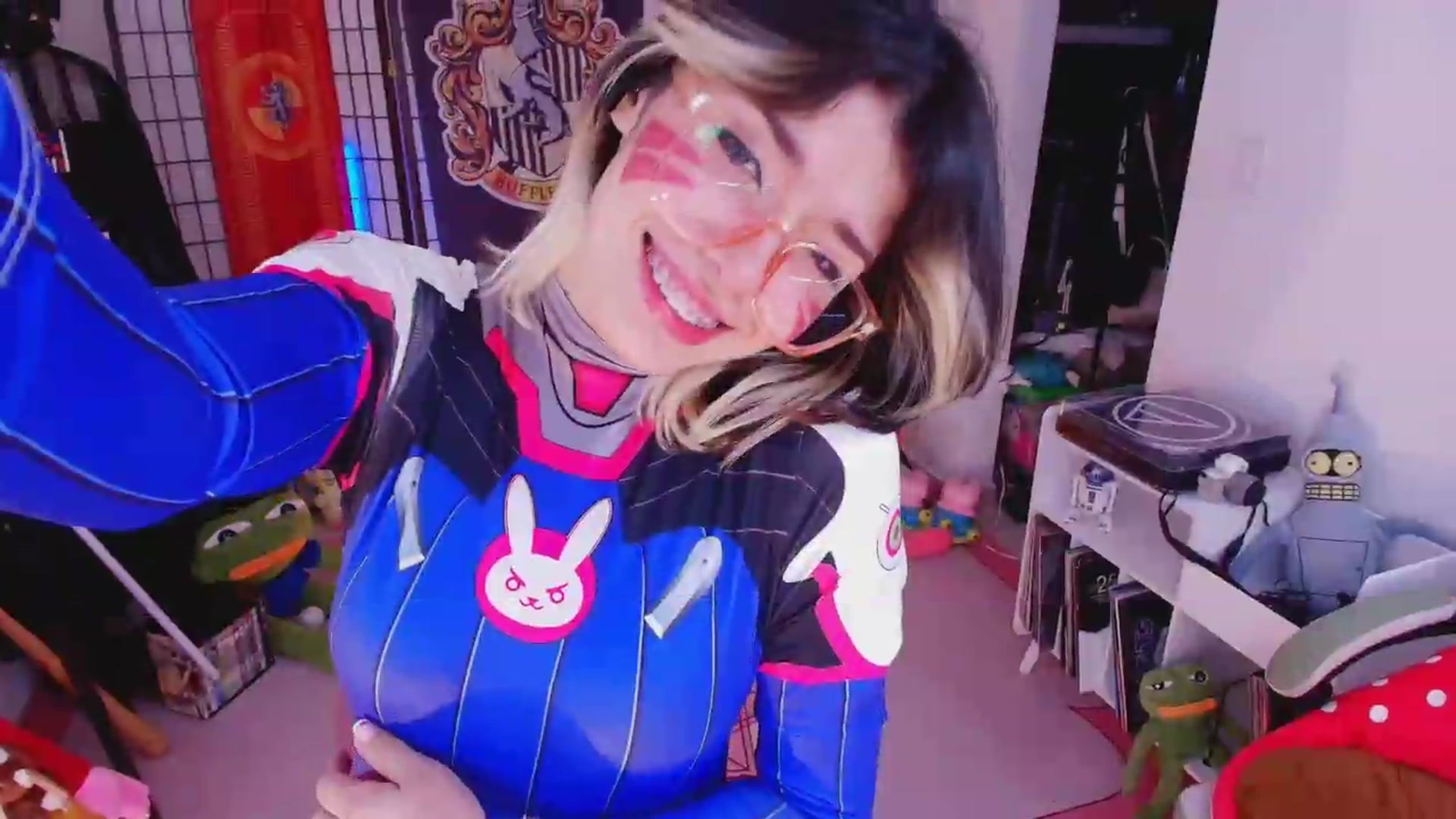 Gallery image thumbnail from Agostinha_Red's myfreecams stream on, 07/04/2026, 11:31 image 11 of 20