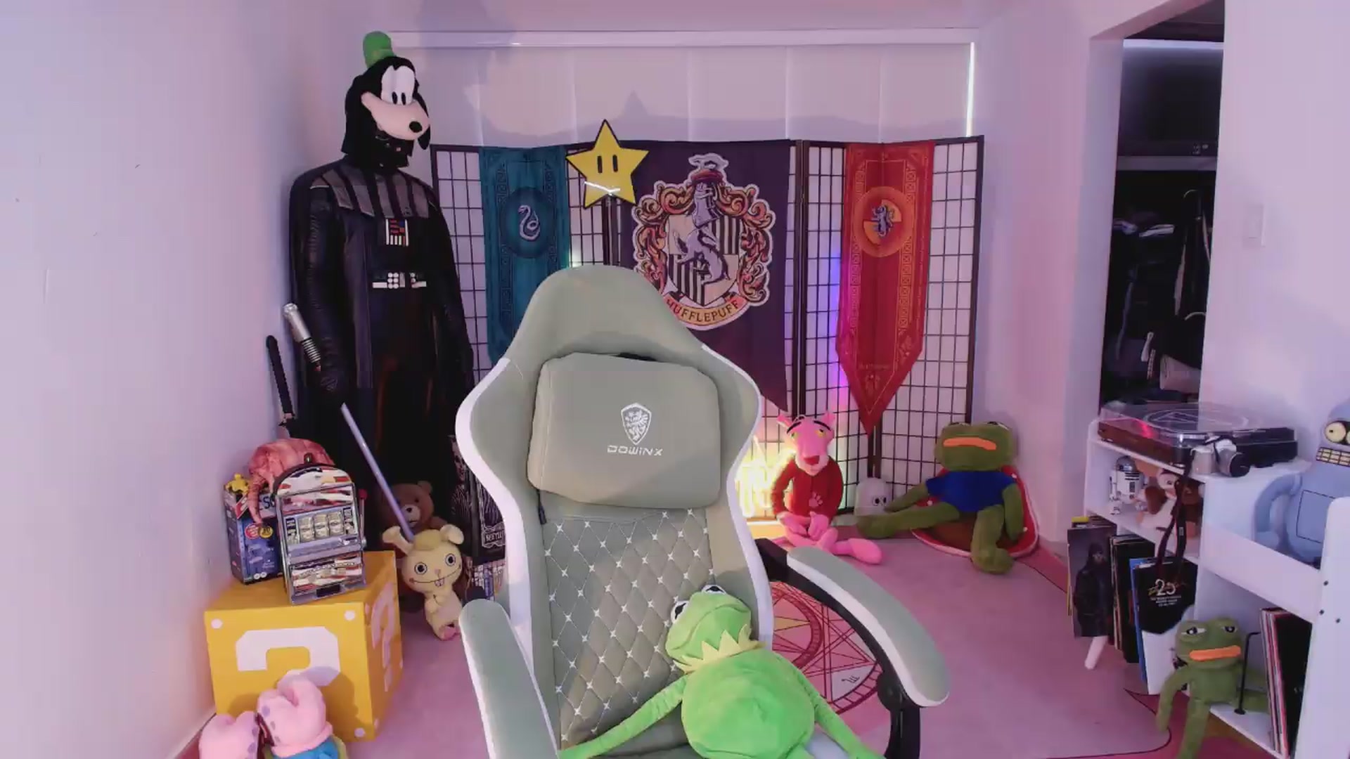 Gallery image thumbnail from Agostinha_Red's myfreecams stream on, 07/08/2026, 12:25 image 4 of 20