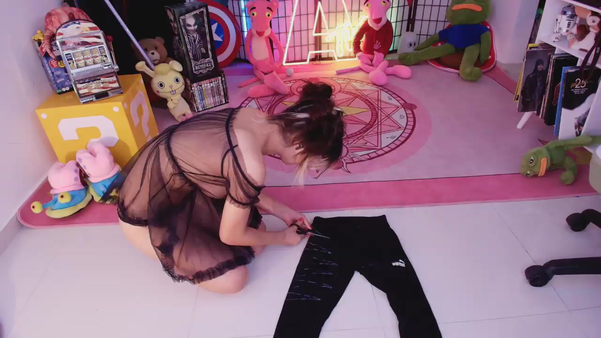 Gallery image thumbnail from Agostinha_Red's myfreecams stream on, 07/08/2026, 13:42 image 15 of 20