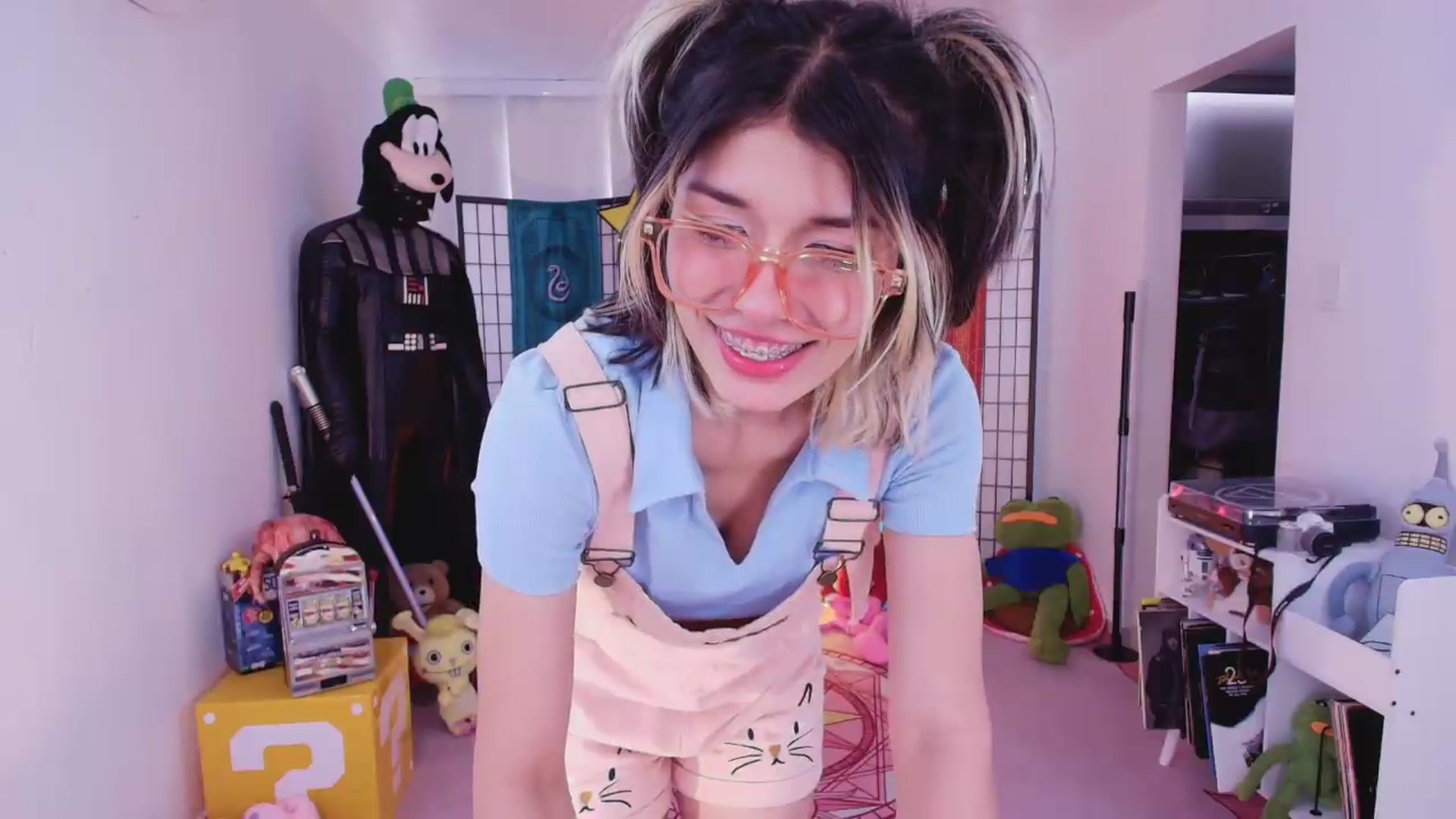 Gallery image thumbnail from Agostinha_Red's myfreecams stream on, 07/11/2026, 16:25 image 7 of 20