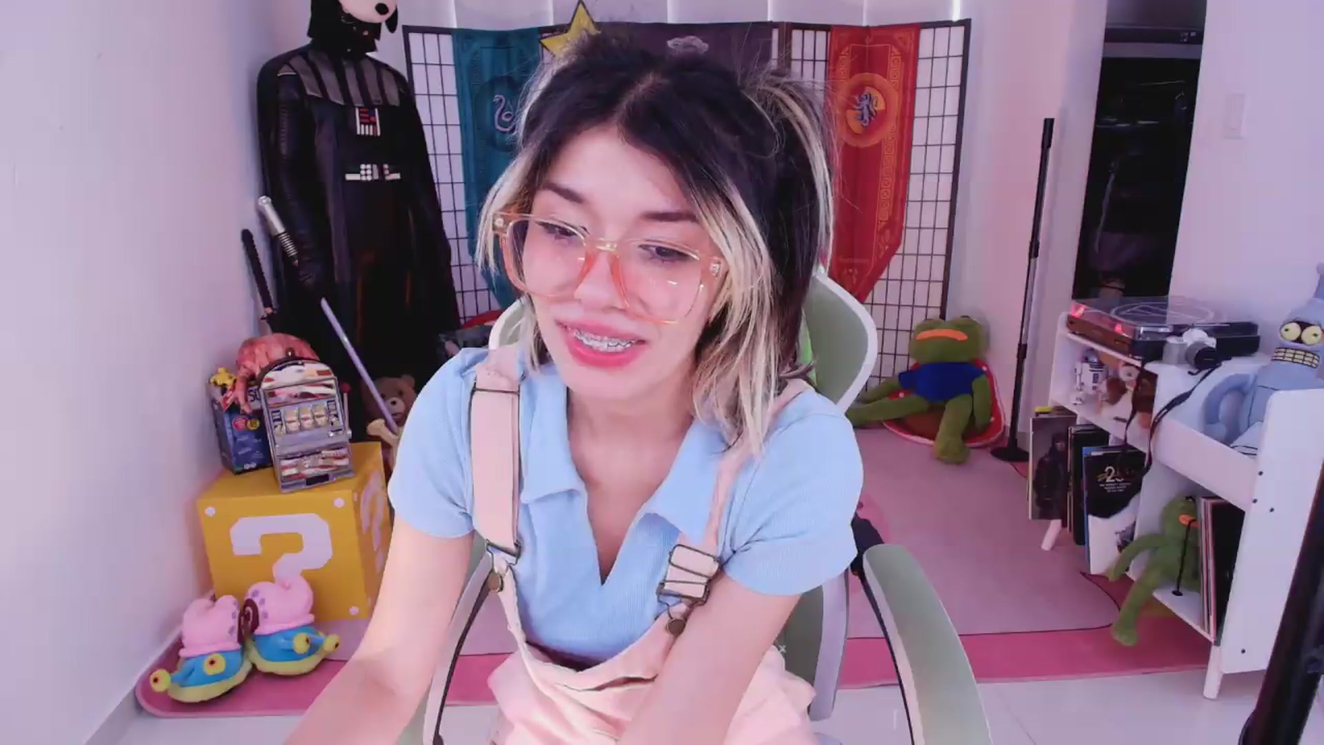 Gallery image thumbnail from Agostinha_Red's myfreecams stream on, 07/11/2026, 16:25 image 17 of 20