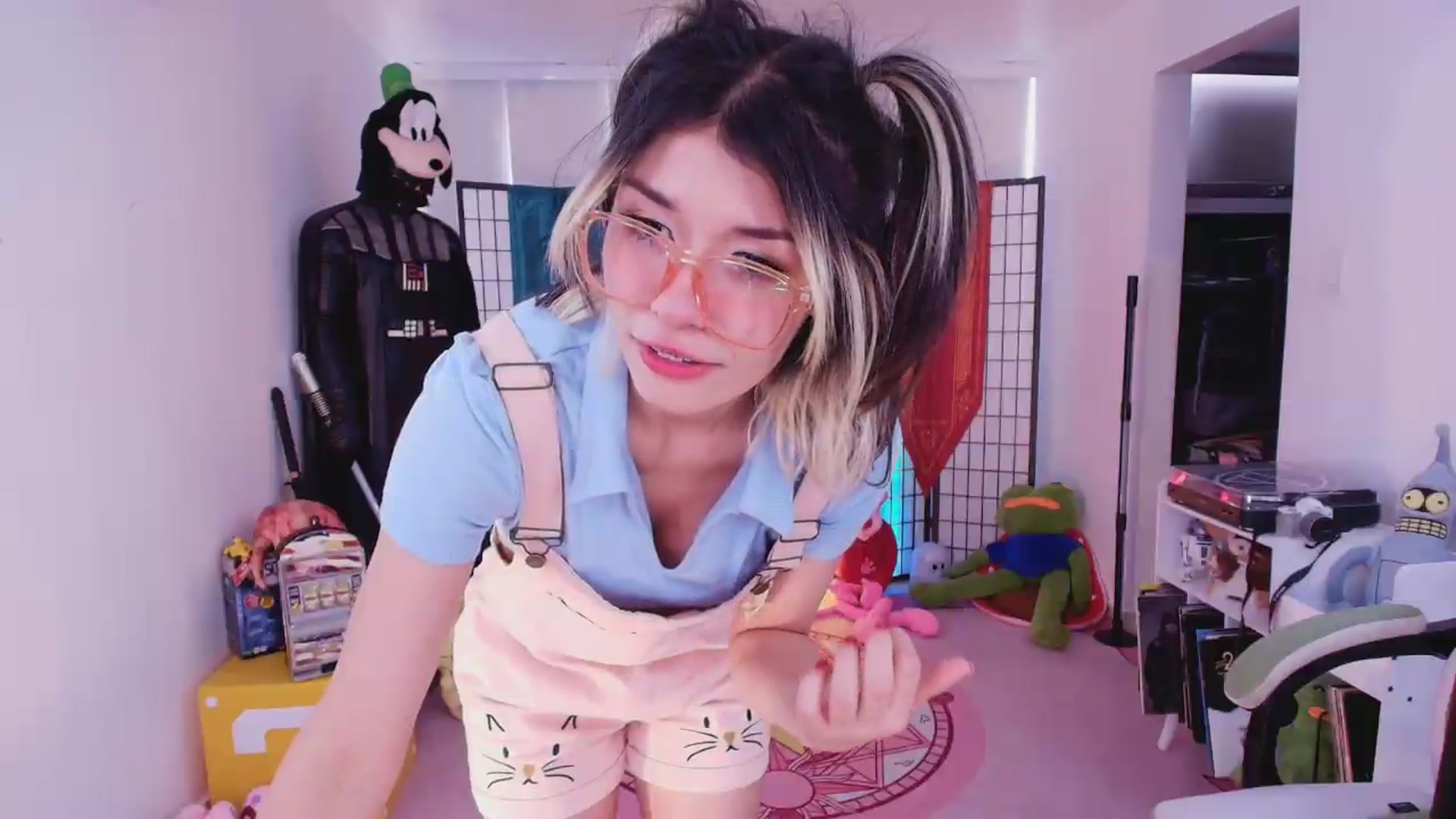 Gallery image thumbnail from Agostinha_Red's myfreecams stream on, 07/11/2026, 16:25 image 3 of 20