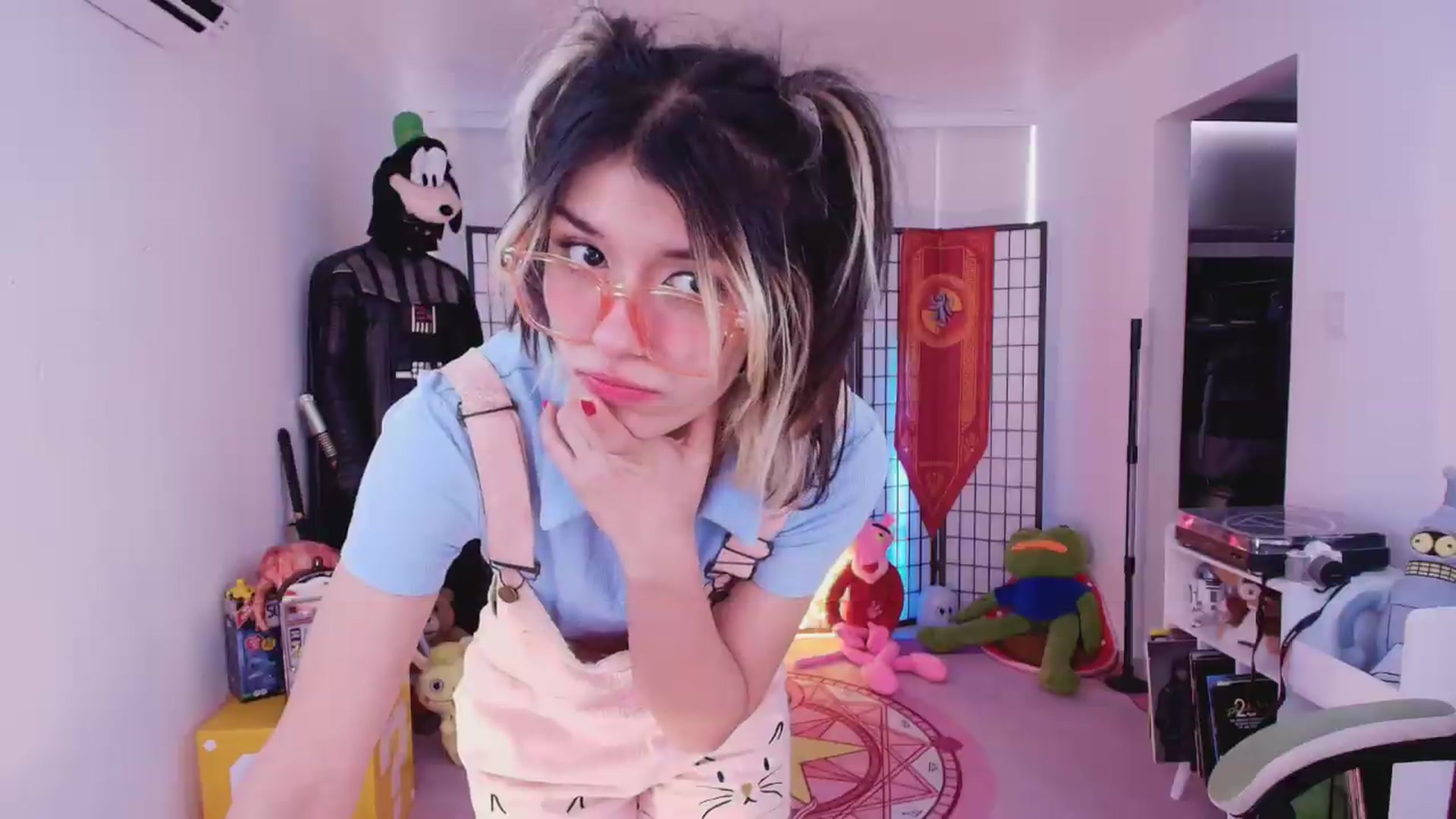 Gallery image thumbnail from Agostinha_Red's myfreecams stream on, 07/11/2026, 16:25 image 19 of 20