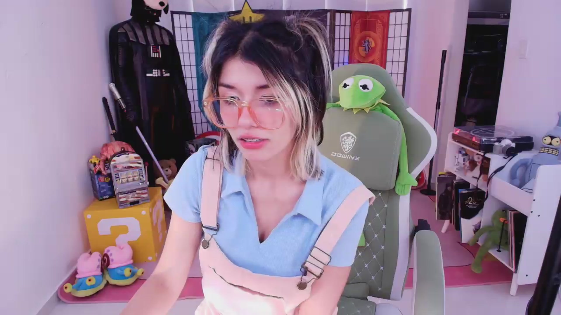 Gallery image thumbnail from Agostinha_Red's myfreecams stream on, 07/11/2026, 16:25 image 16 of 20