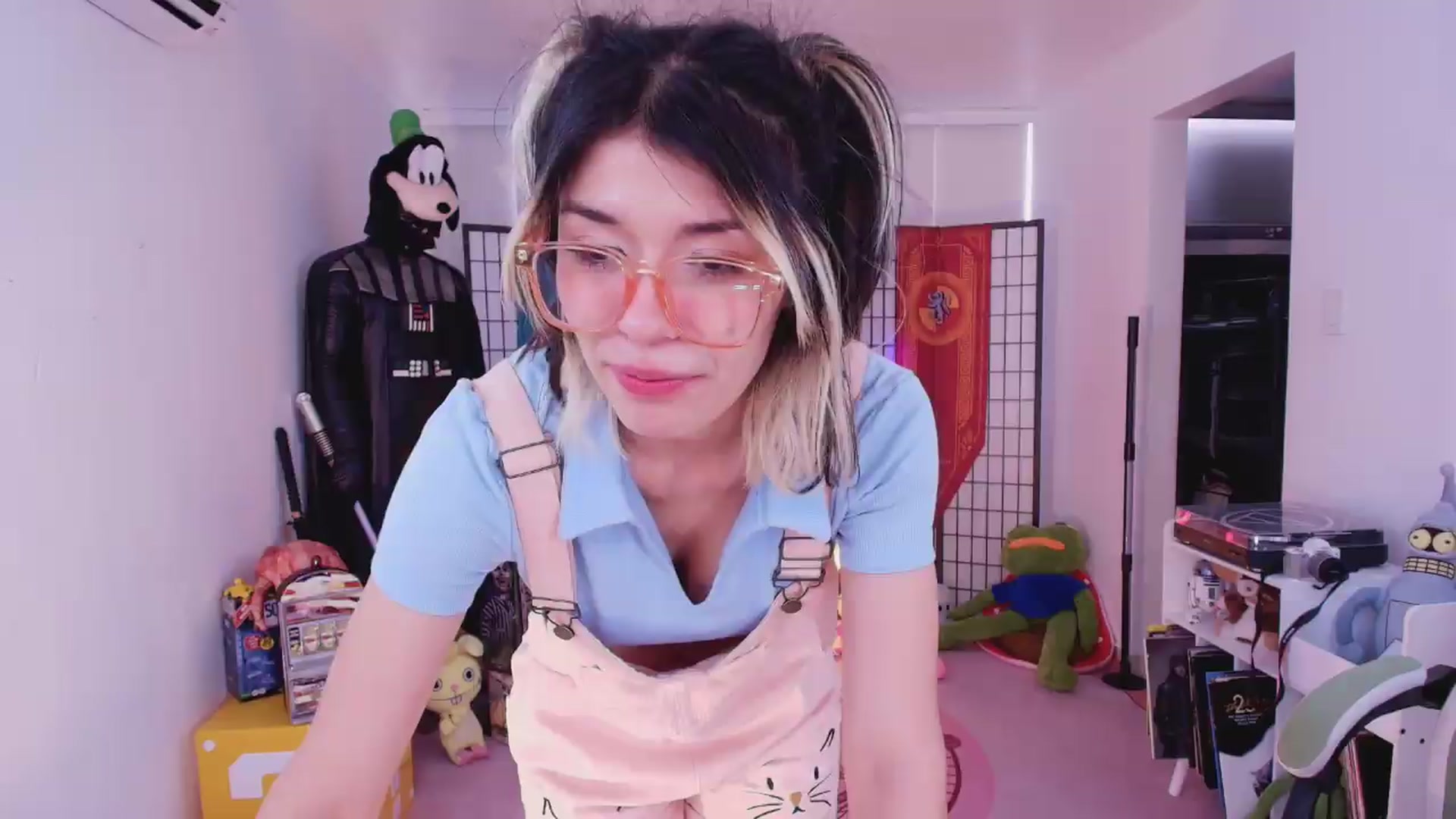 Gallery image thumbnail from Agostinha_Red's myfreecams stream on, 07/11/2026, 18:39 image 1 of 20