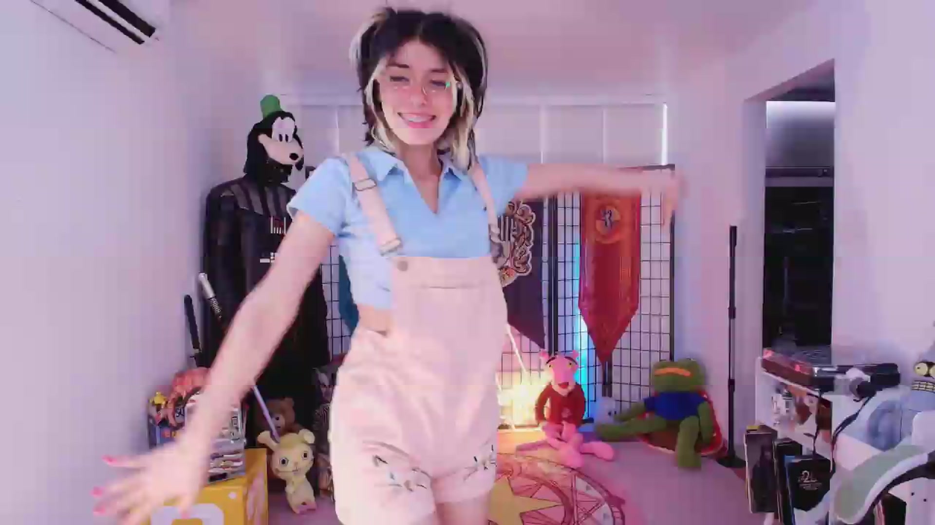Gallery image thumbnail from Agostinha_Red's myfreecams stream on, 07/11/2026, 18:39 image 4 of 20
