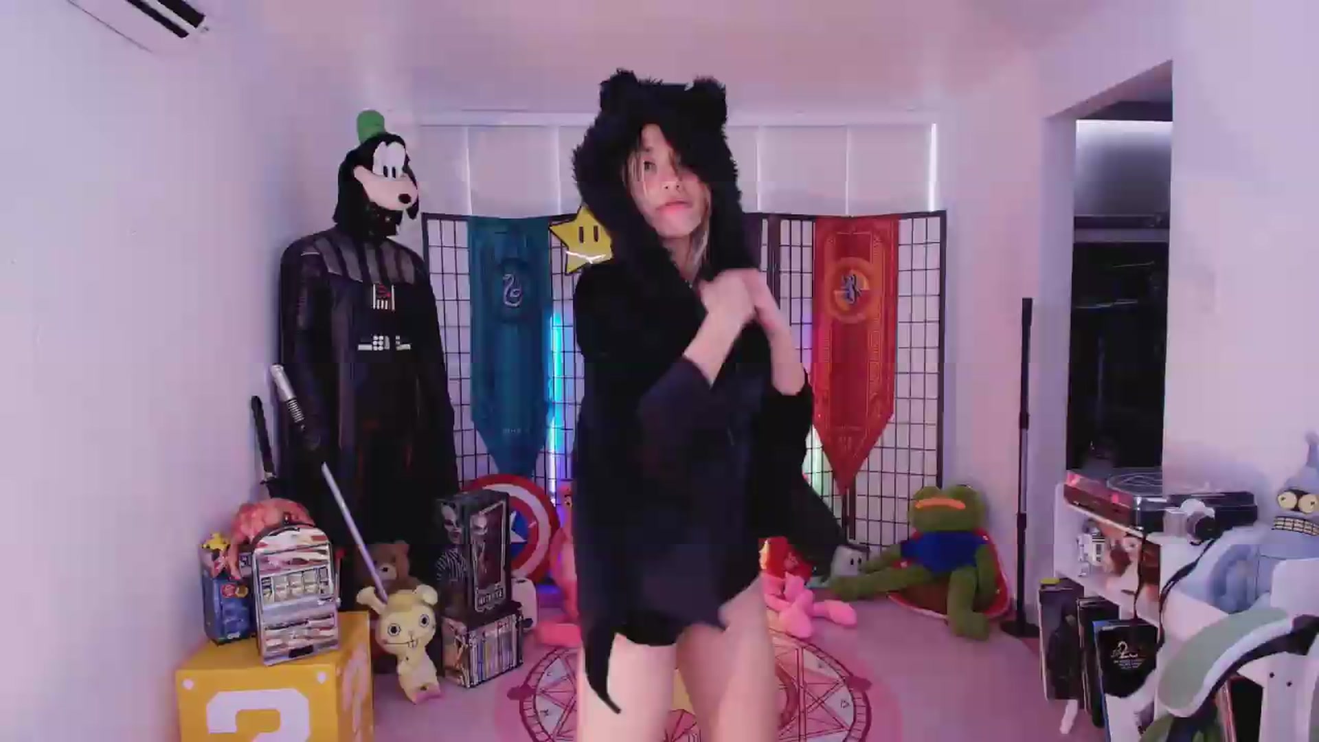 Gallery image thumbnail from Agostinha_Red's myfreecams stream on, 07/11/2026, 18:39 image 8 of 20