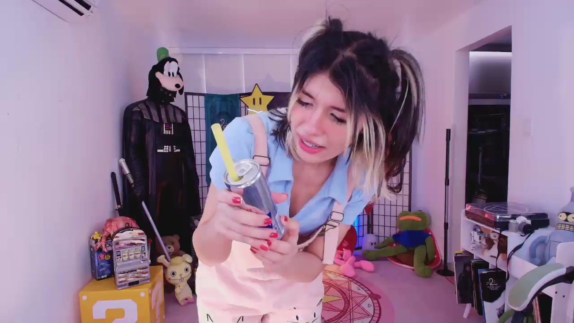 Gallery image thumbnail from Agostinha_Red's myfreecams stream on, 07/11/2026, 18:39 image 12 of 20