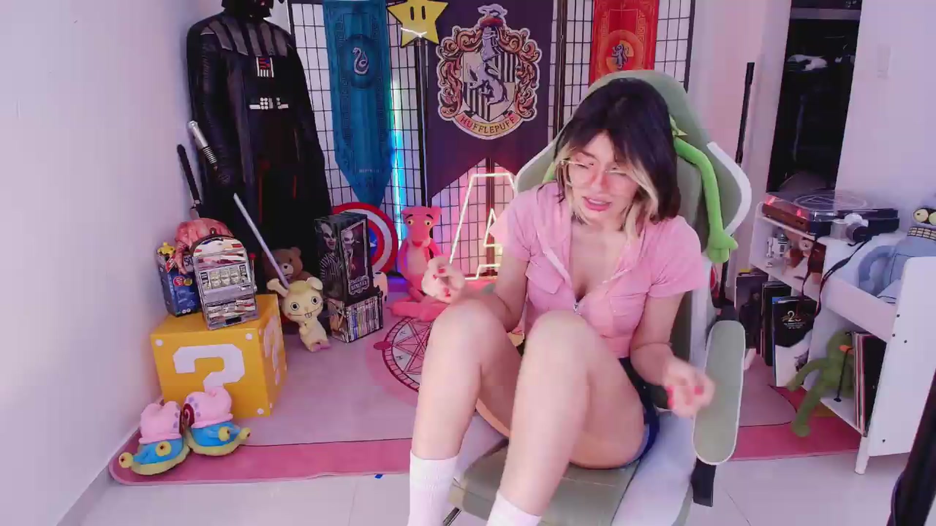 Gallery image thumbnail from Agostinha_Red's myfreecams stream on, 07/12/2026, 14:37 image 2 of 20