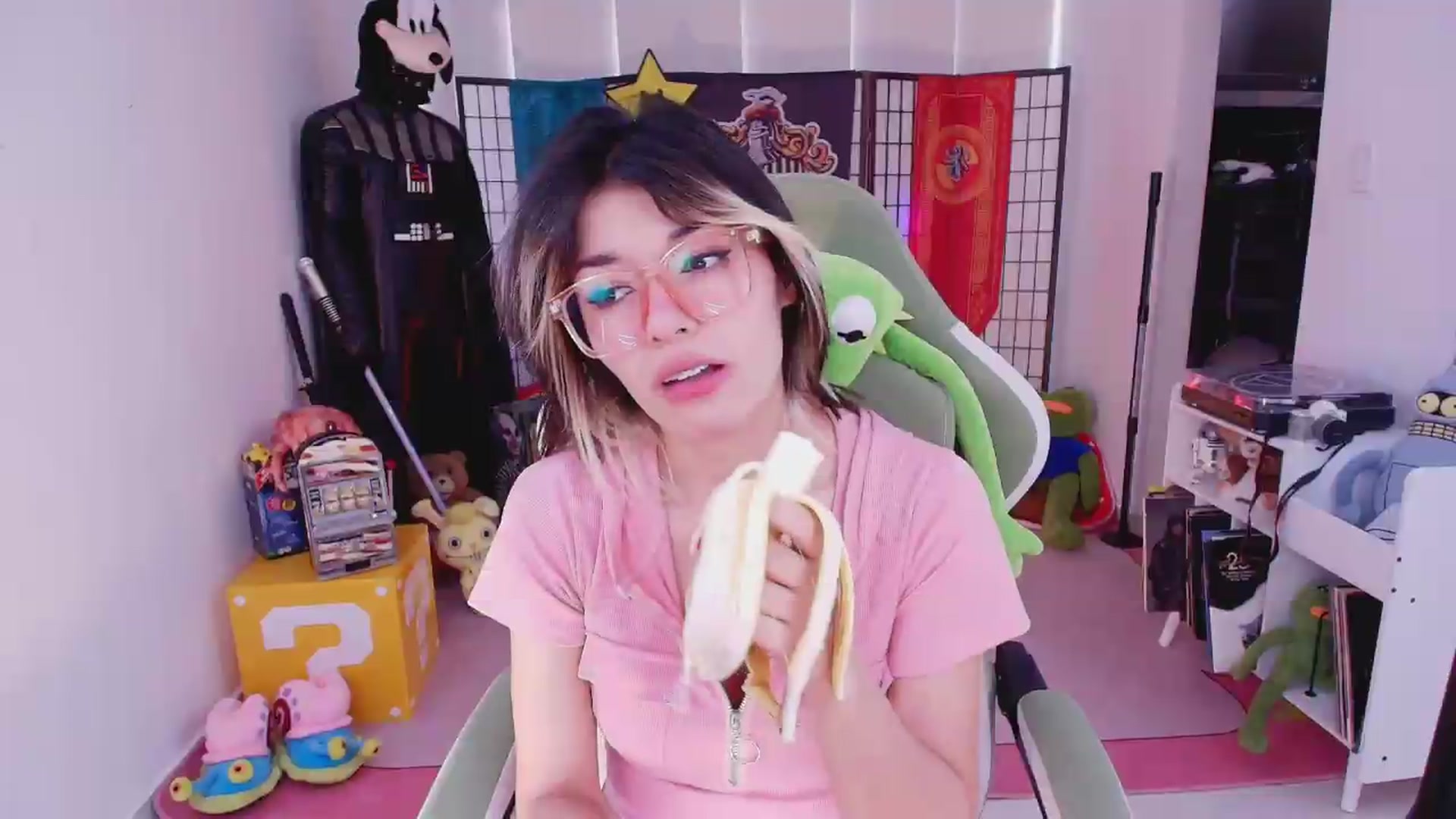 Gallery image thumbnail from Agostinha_Red's myfreecams stream on, 07/12/2026, 14:37 image 5 of 20