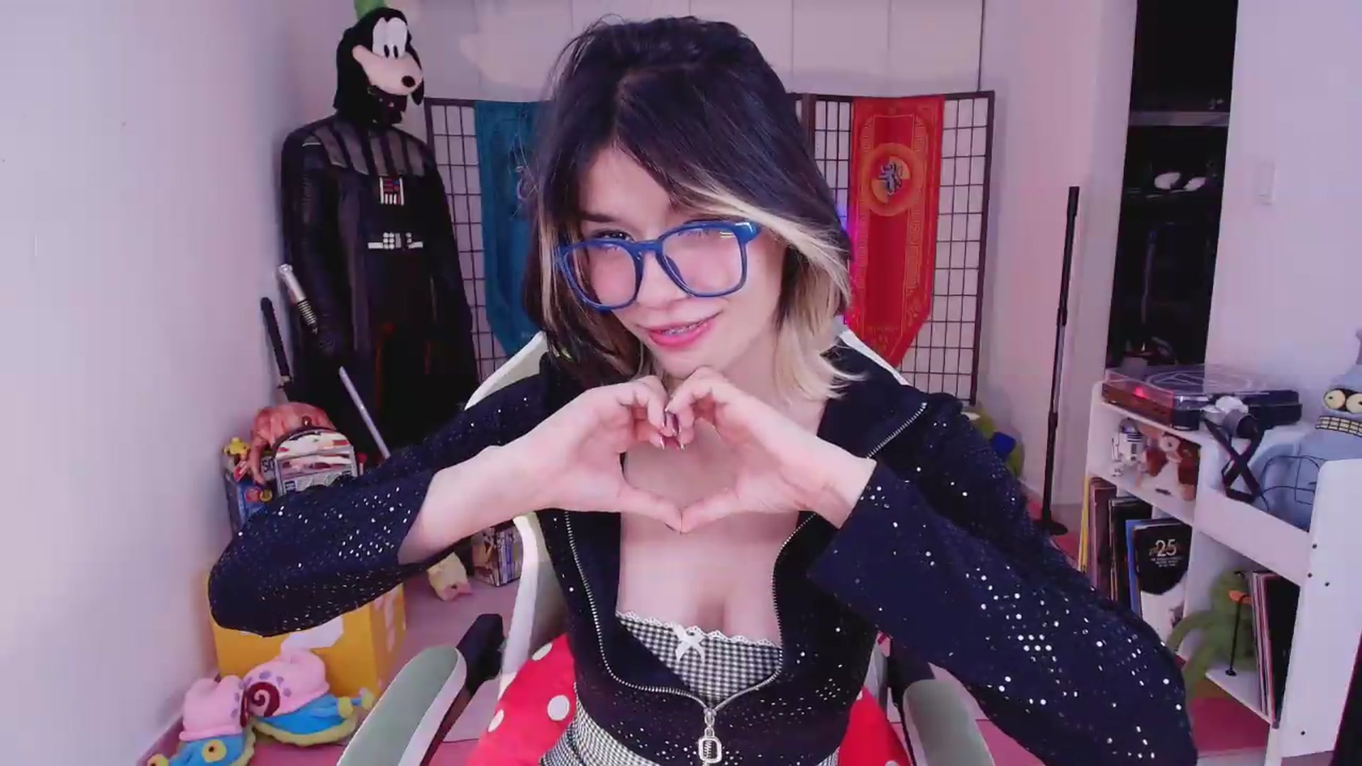 Gallery image thumbnail from Agostinha_Red's myfreecams stream on, 07/16/2026, 24:58 image 5 of 20