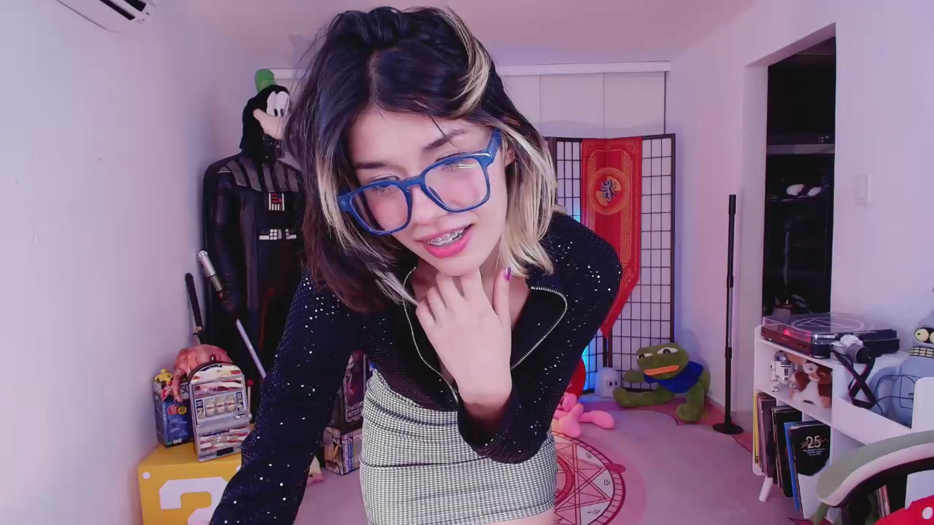 Gallery image thumbnail from Agostinha_Red's myfreecams stream on, 07/16/2026, 24:58 image 9 of 20