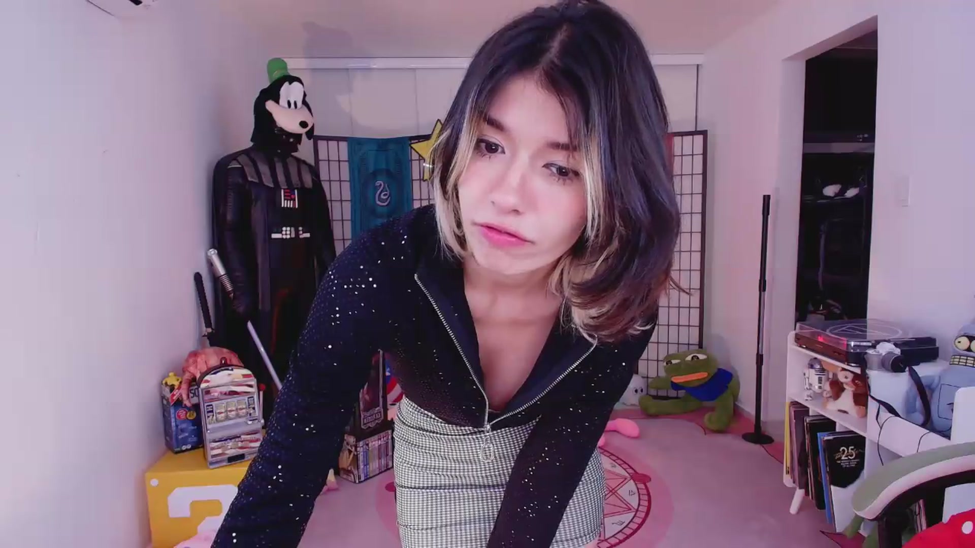 Gallery image thumbnail from Agostinha_Red's myfreecams stream on, 07/16/2026, 24:58 image 13 of 20
