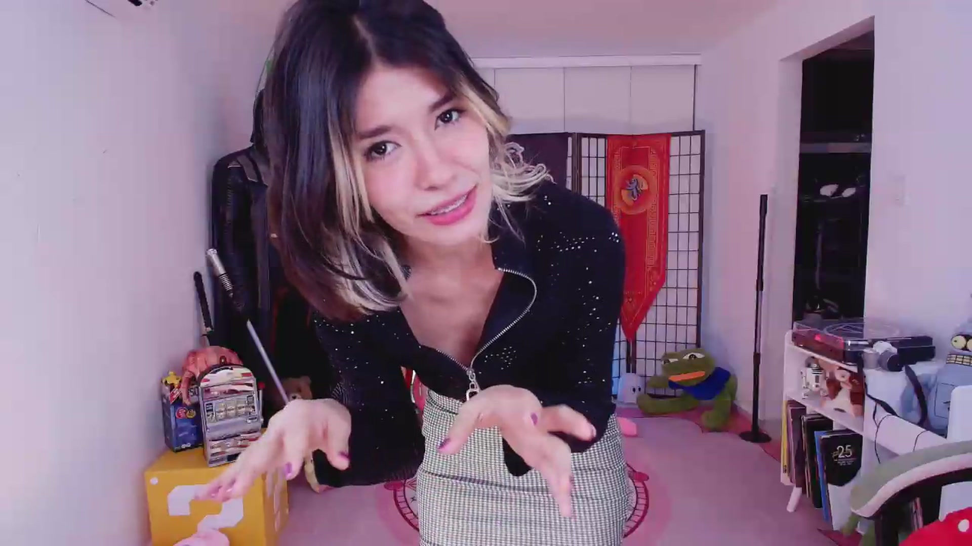 Gallery image thumbnail from Agostinha_Red's myfreecams stream on, 07/16/2026, 24:58 image 15 of 20