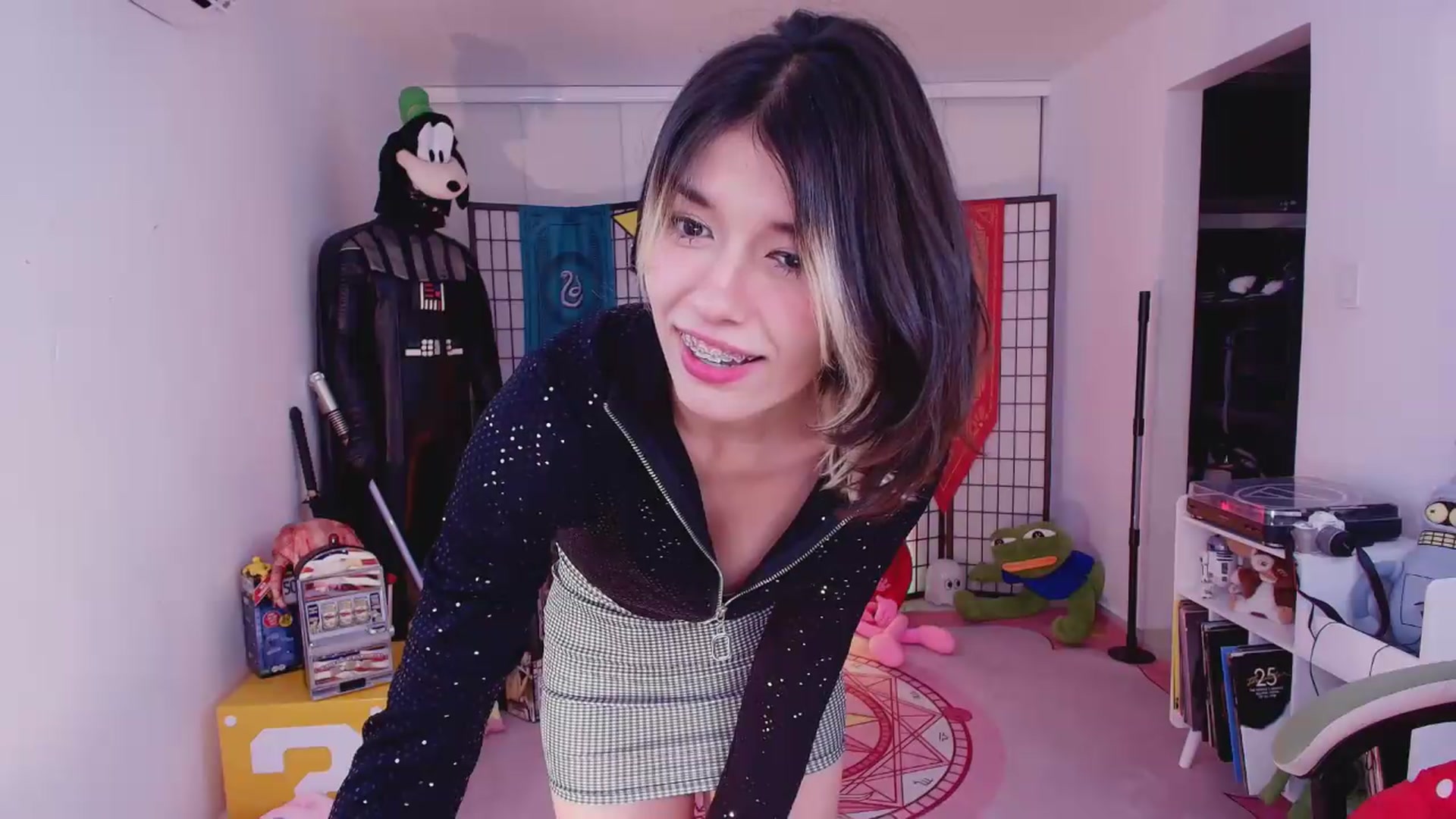 Gallery image thumbnail from Agostinha_Red's myfreecams stream on, 07/16/2026, 24:58 image 12 of 20