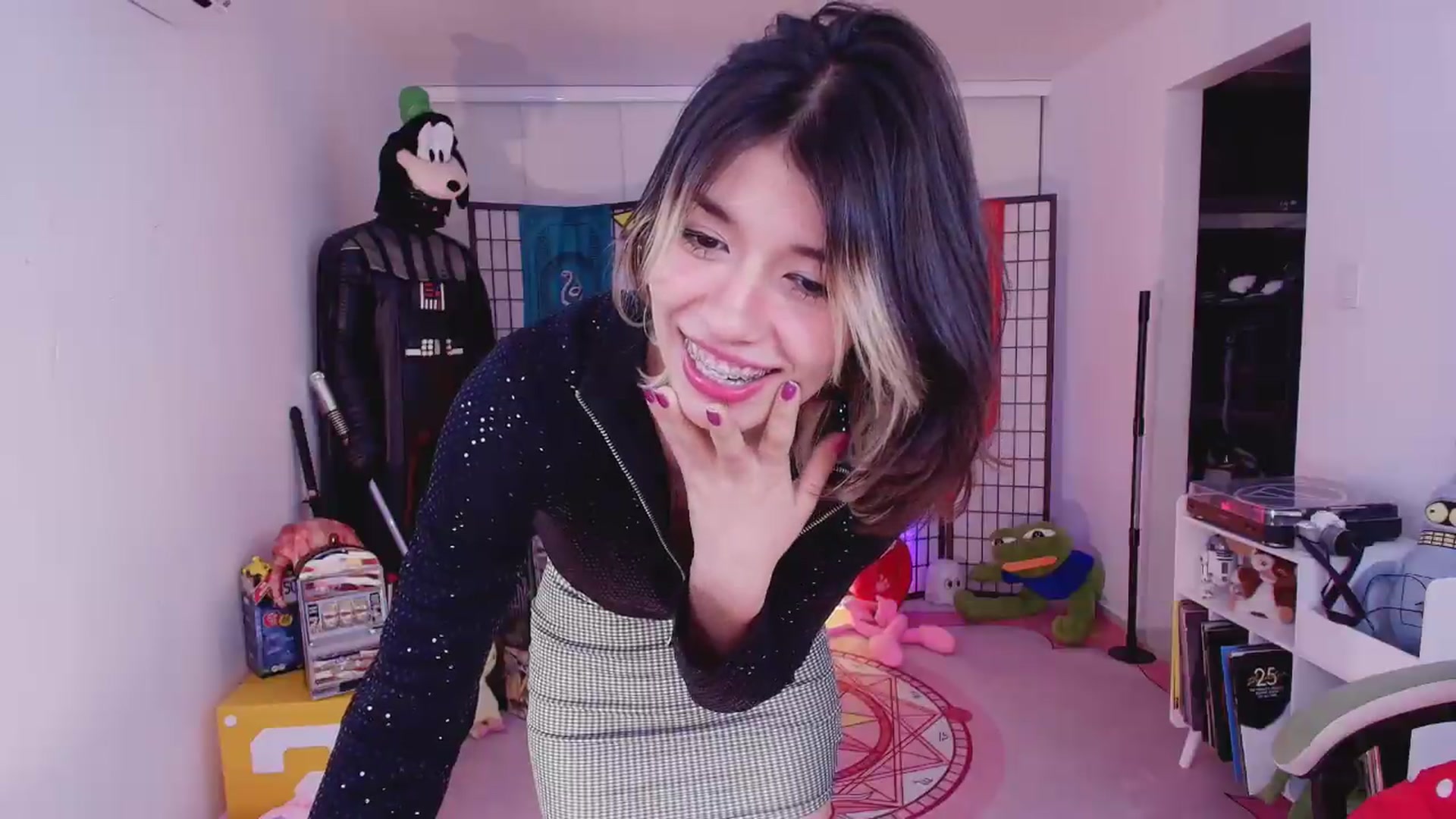 Gallery image thumbnail from Agostinha_Red's myfreecams stream on, 07/16/2026, 24:58 image 11 of 20