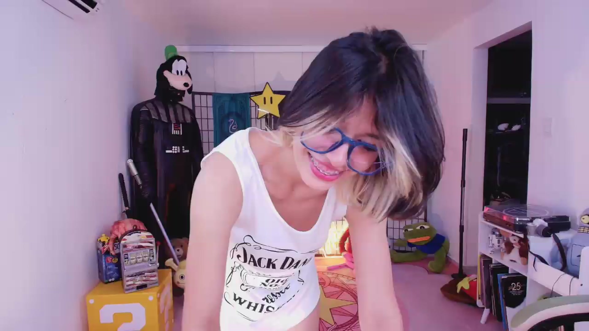Gallery image thumbnail from Agostinha_Red's myfreecams stream on, 07/20/2026, 01:05 image 17 of 20