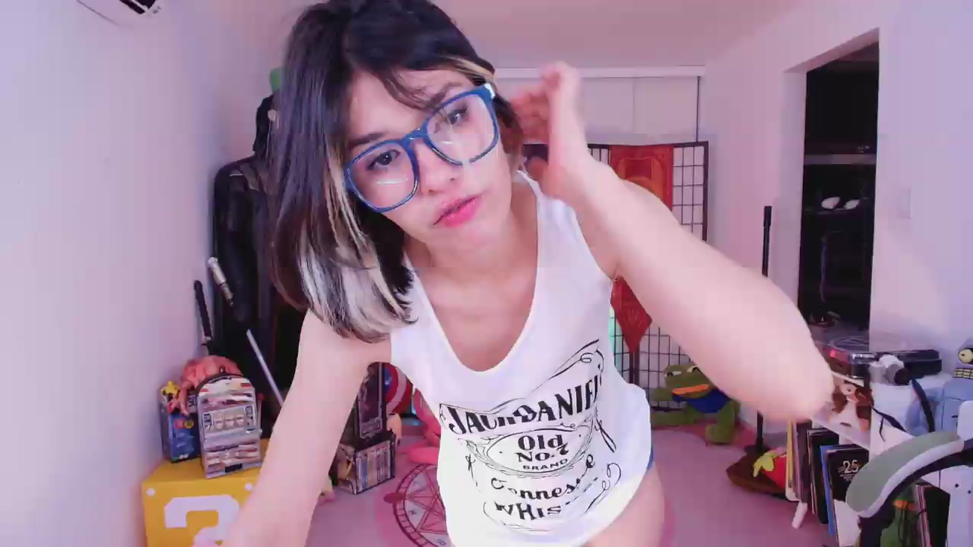 Gallery image thumbnail from Agostinha_Red's myfreecams stream on, 07/20/2026, 01:05 image 10 of 20