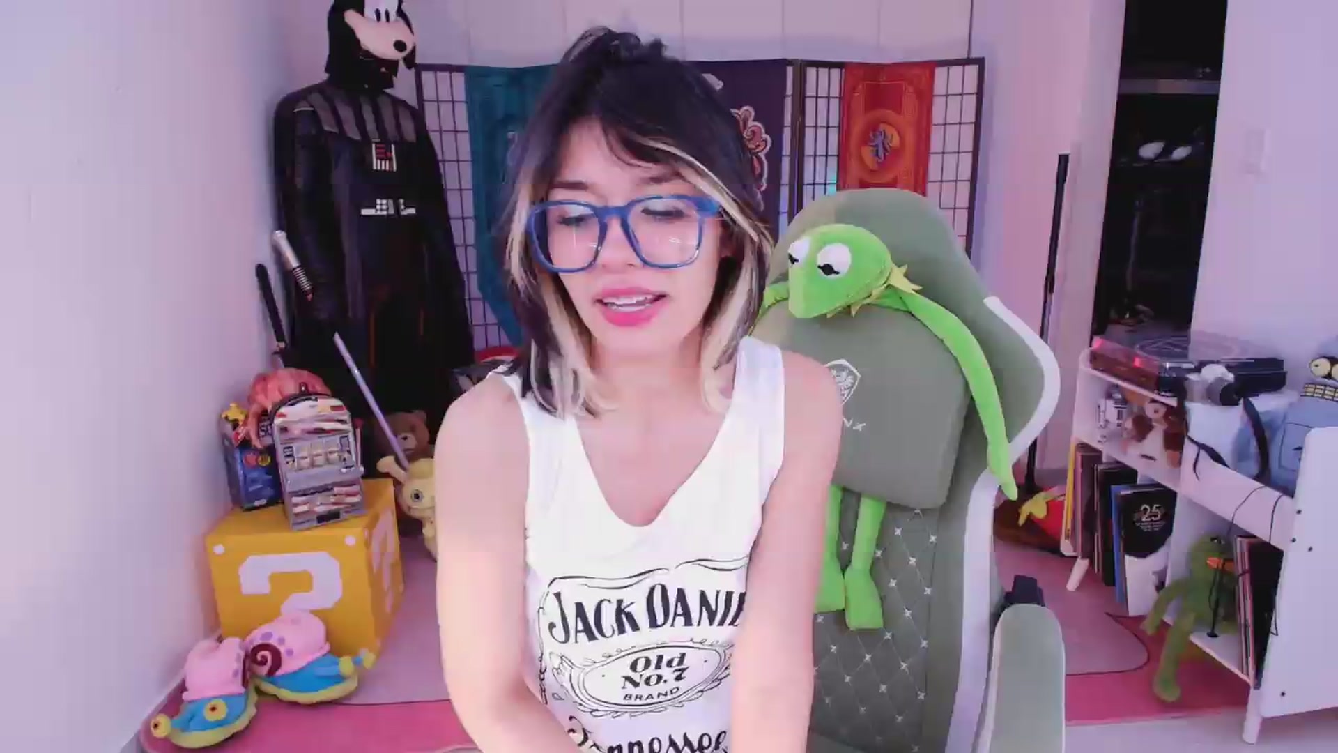 Gallery image thumbnail from Agostinha_Red's myfreecams stream on, 07/20/2026, 01:05 image 16 of 20