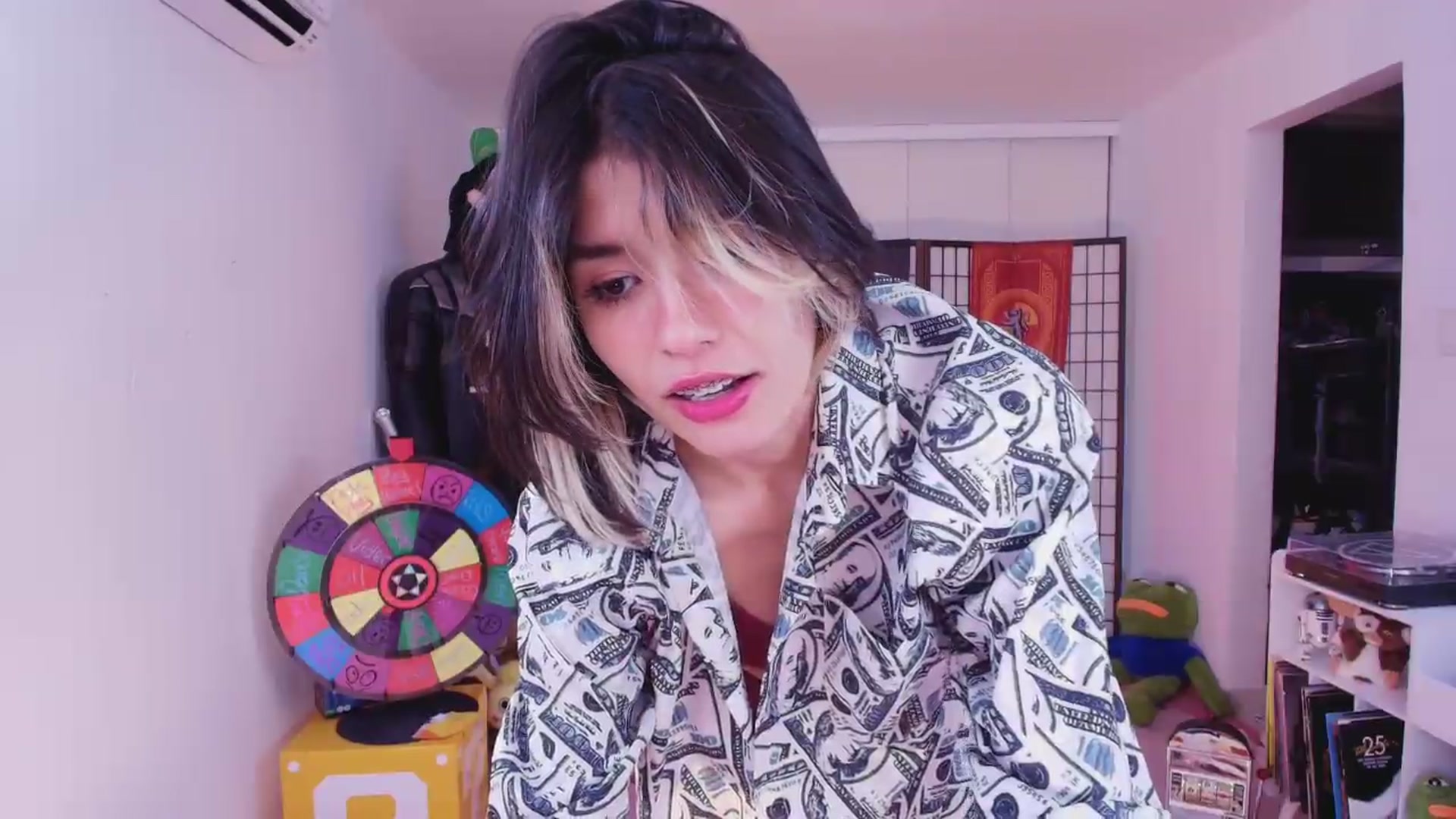 Gallery image thumbnail from Agostinha_Red's myfreecams stream on, 07/30/2026, 01:44 image 4 of 20