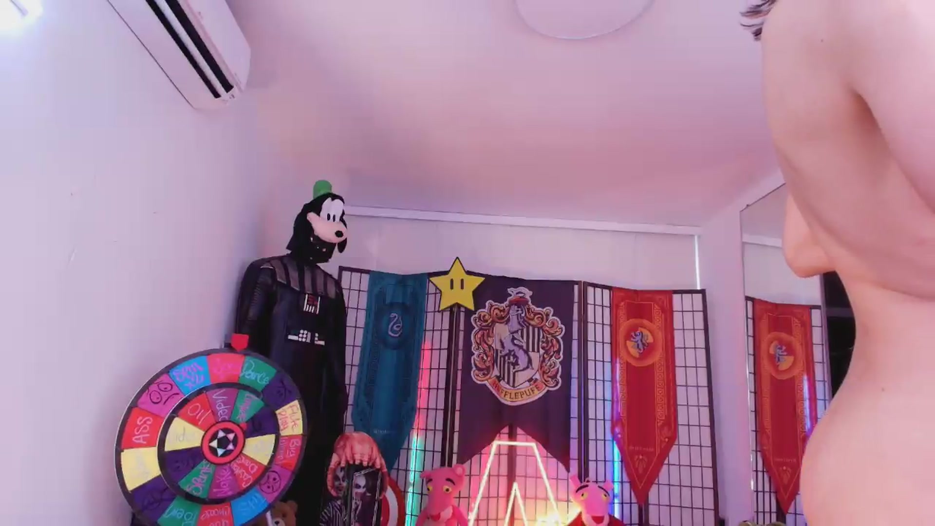 Gallery image thumbnail from Agostinha_Red's myfreecams stream on, 08/04/2026, 22:12 image 19 of 20